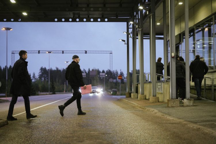 1664971857-000_32KD6WP-750x500