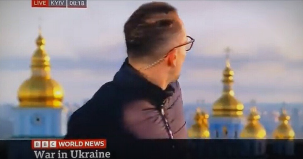 Screenshot 2022-10-10 at 11-37-20 VIDEO Trenutak užasa u javljanju uživo Novinar BBC-ja svjedočio ruskom raketnom napadu