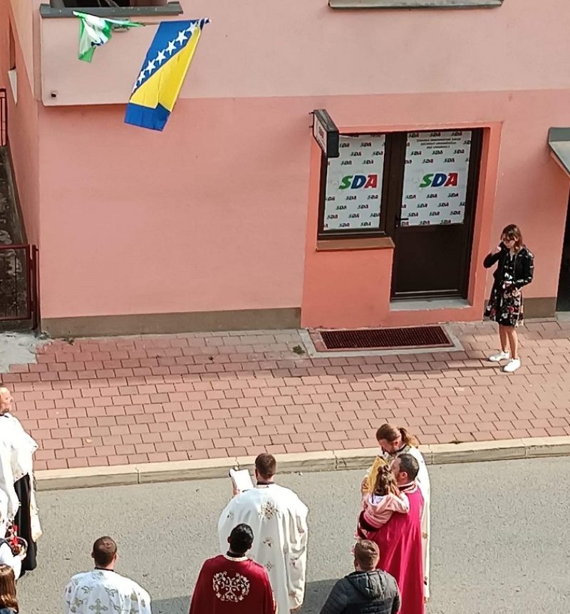 75ce87760101d16d121f7cfa55241ba3