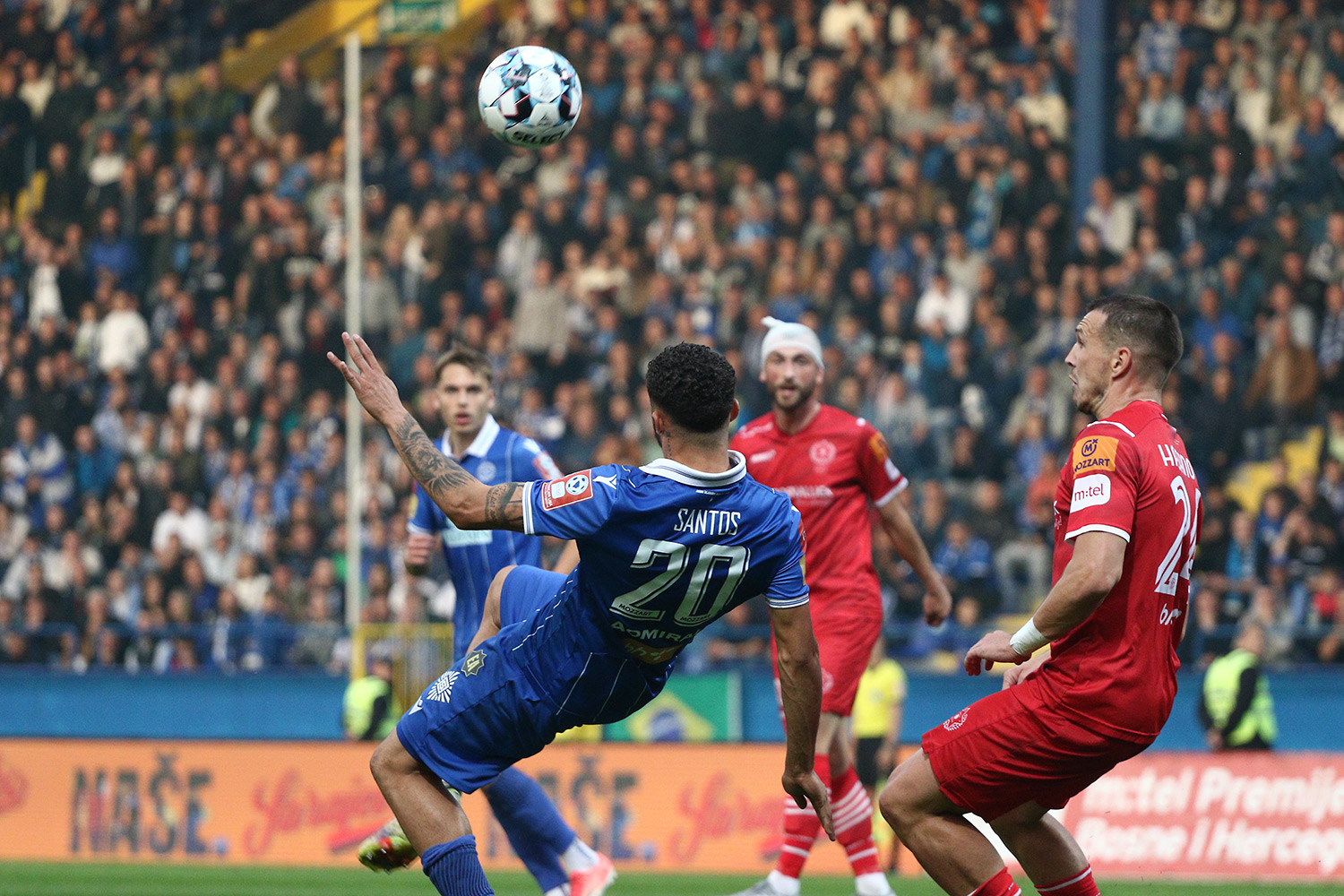 FK Zeljeznicar Santos FK Velez