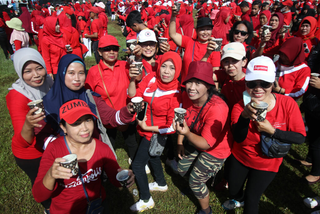 Indonežani organizirali pokušaj obaranja svjetskog rekorda u masovnom ispijanju kafe