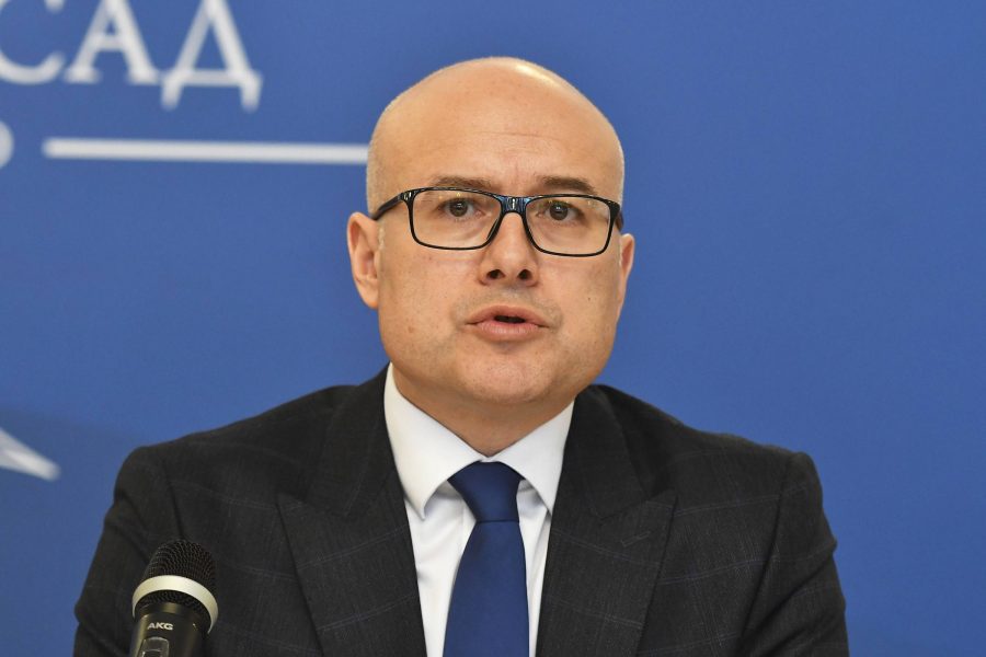 1648112542-arh_6GOTQ_Beta-5daebb6wnn-900x600