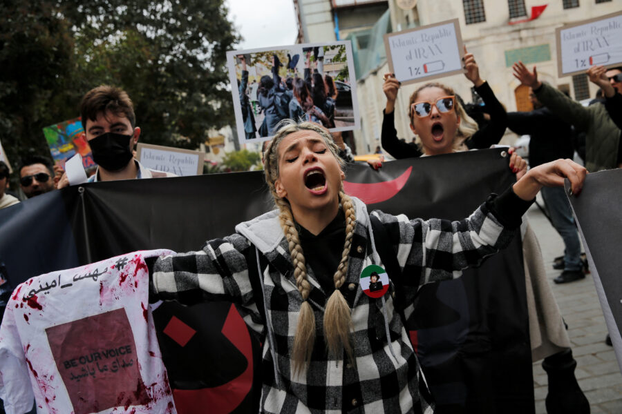 Protest in support of Iranian women and against the death of Mahsa Amini, in Istanbul