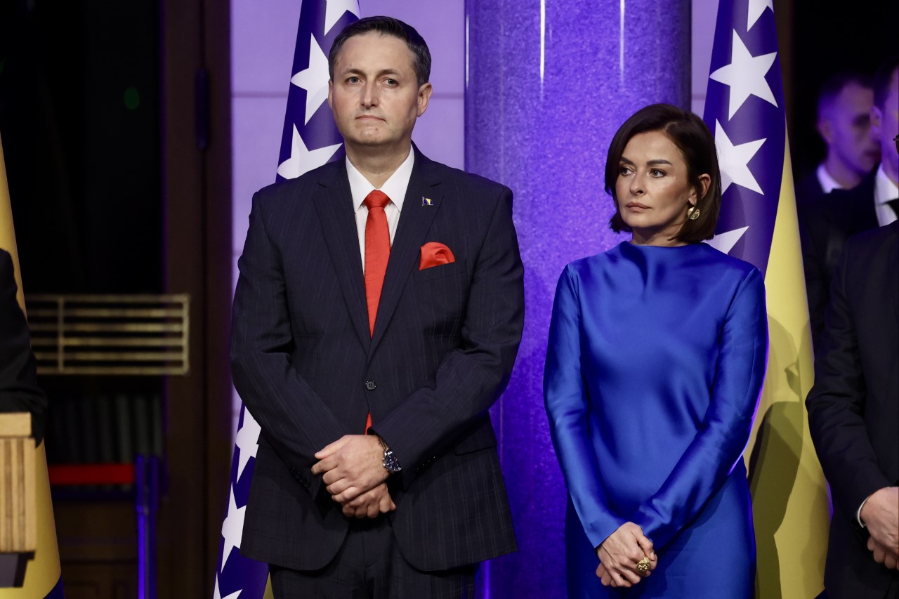 Denis Bećirović sa suprugom