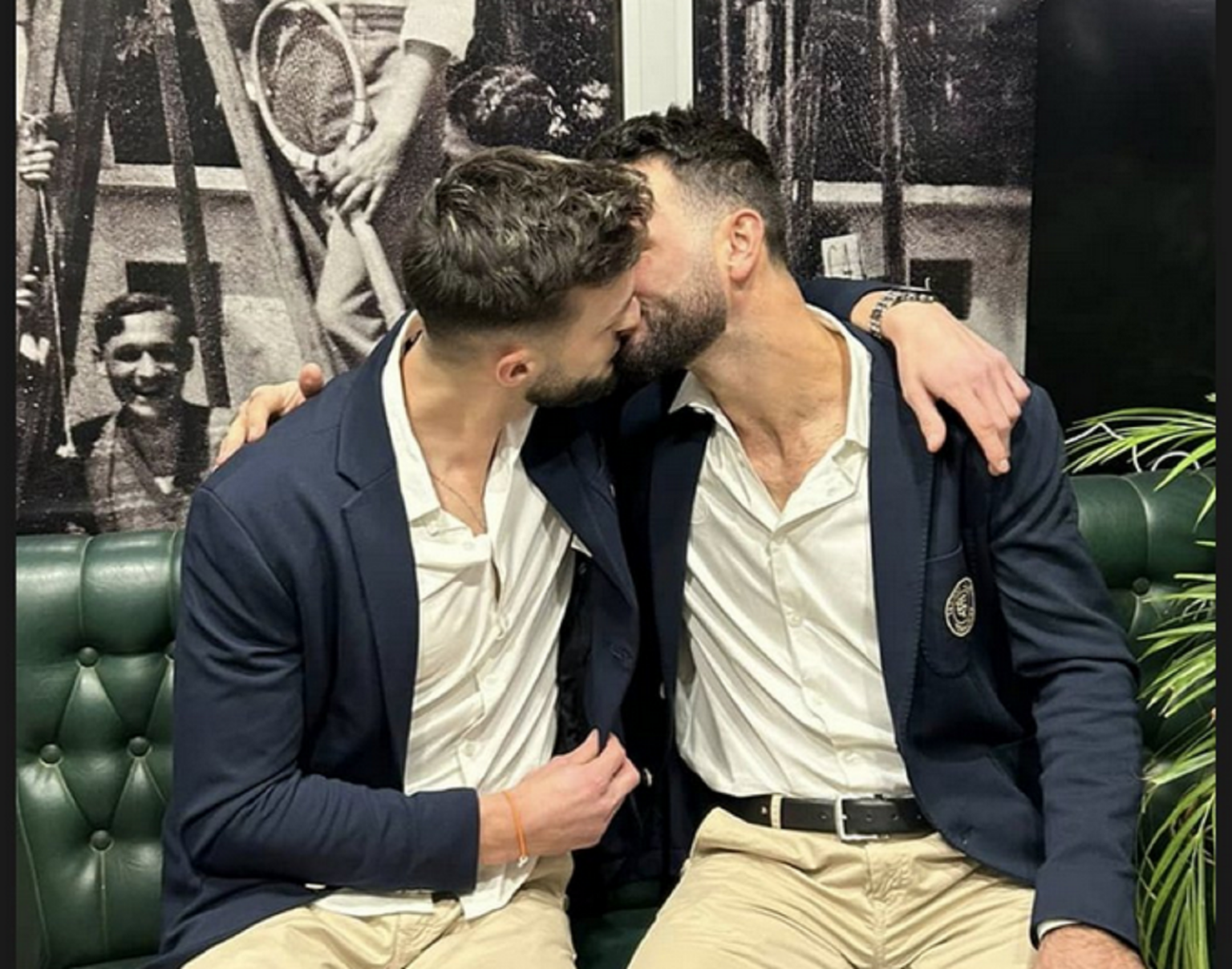 1670317755-Poljubac-1536x1209