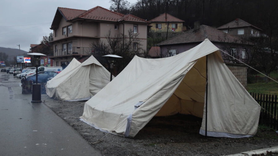 1670792125-barikade-3-900x506