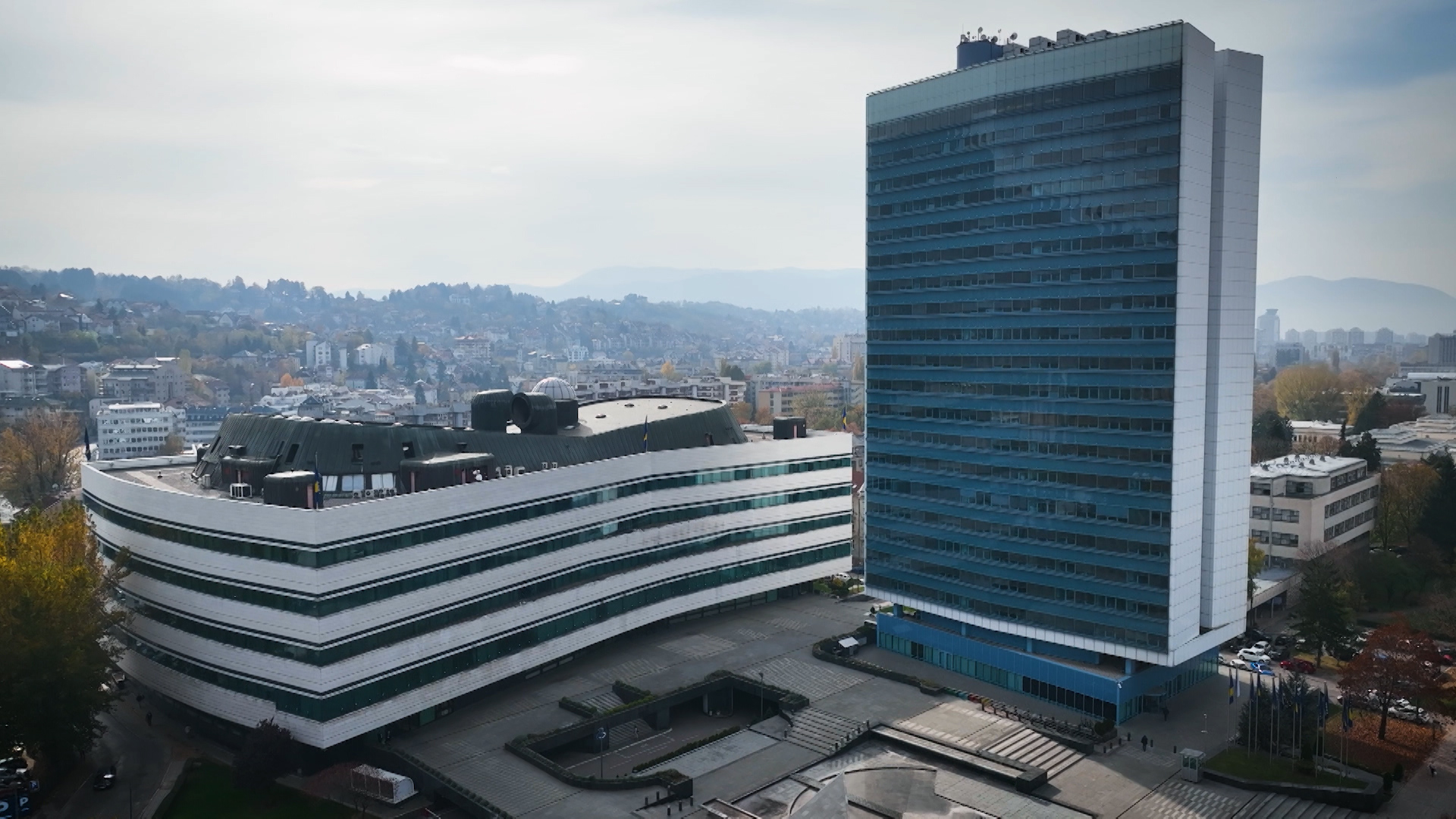 SA ADLIB DRON PARLAMENT-DZH-1(20221213-162839475).mxf.00_00_45_10.Still006