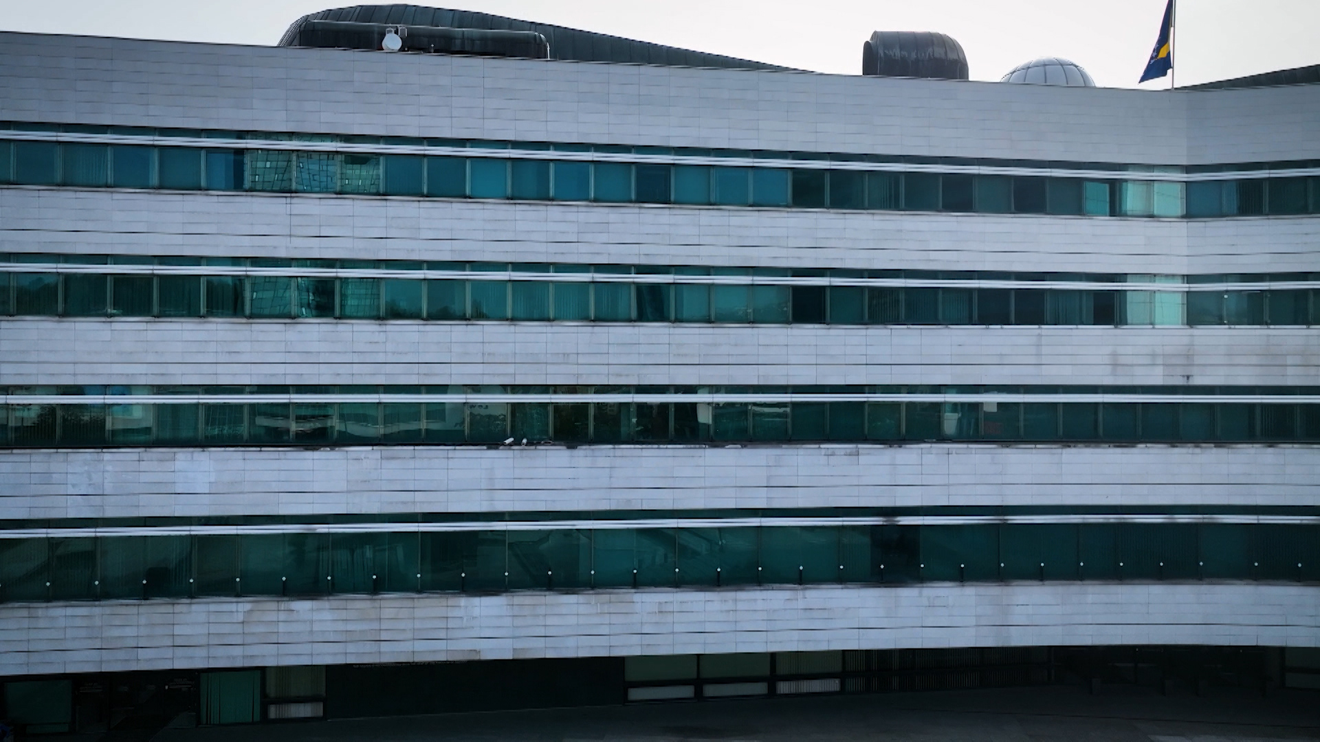 SA ADLIB DRON PARLAMENT-DZH-1(20221213-162839475).mxf.00_00_35_13.Still004