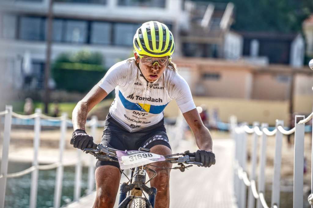 l_6a74ca6b4398b7aff49c515b68b8f407