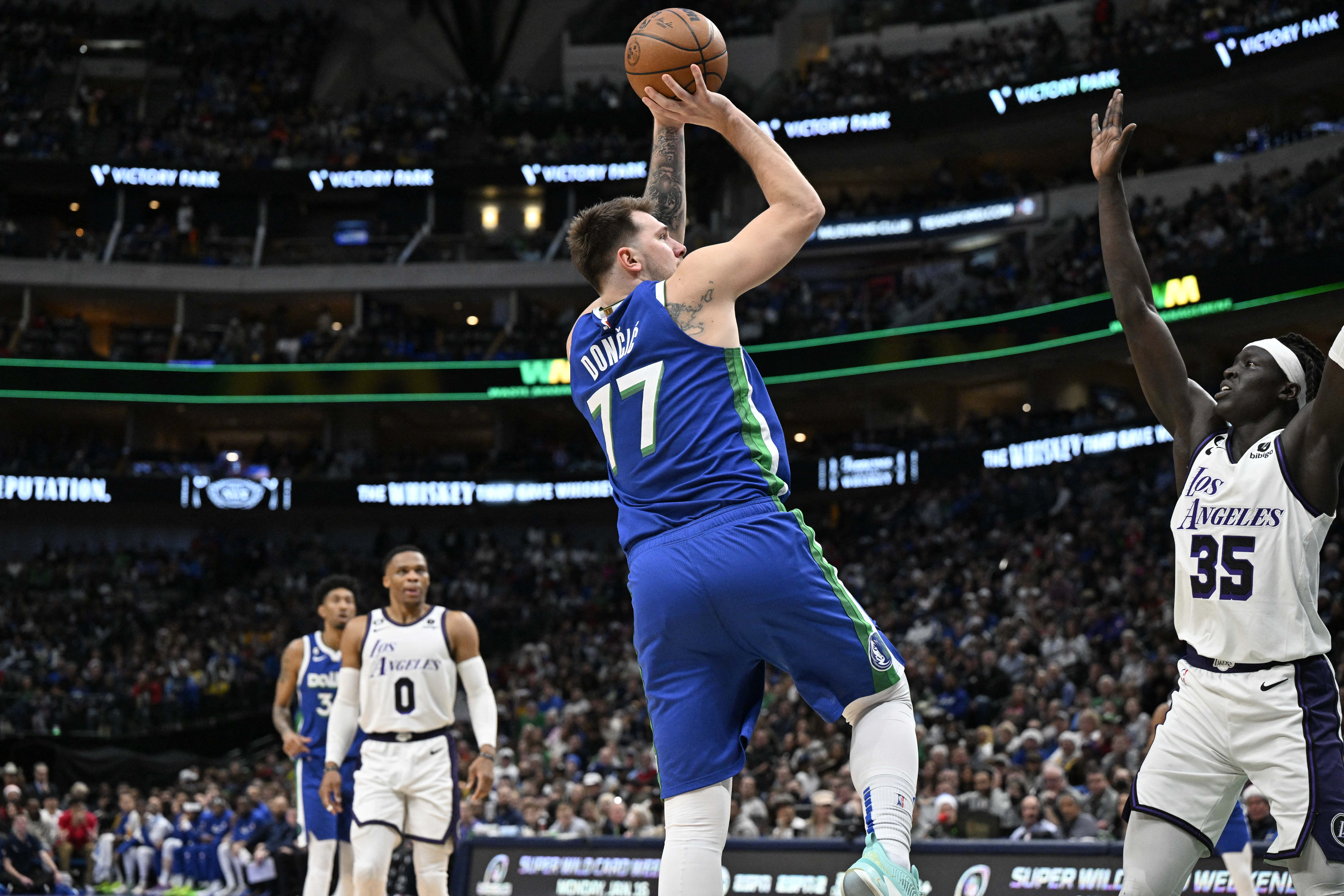 NBA: Los Angeles Lakers at Dallas Mavericks