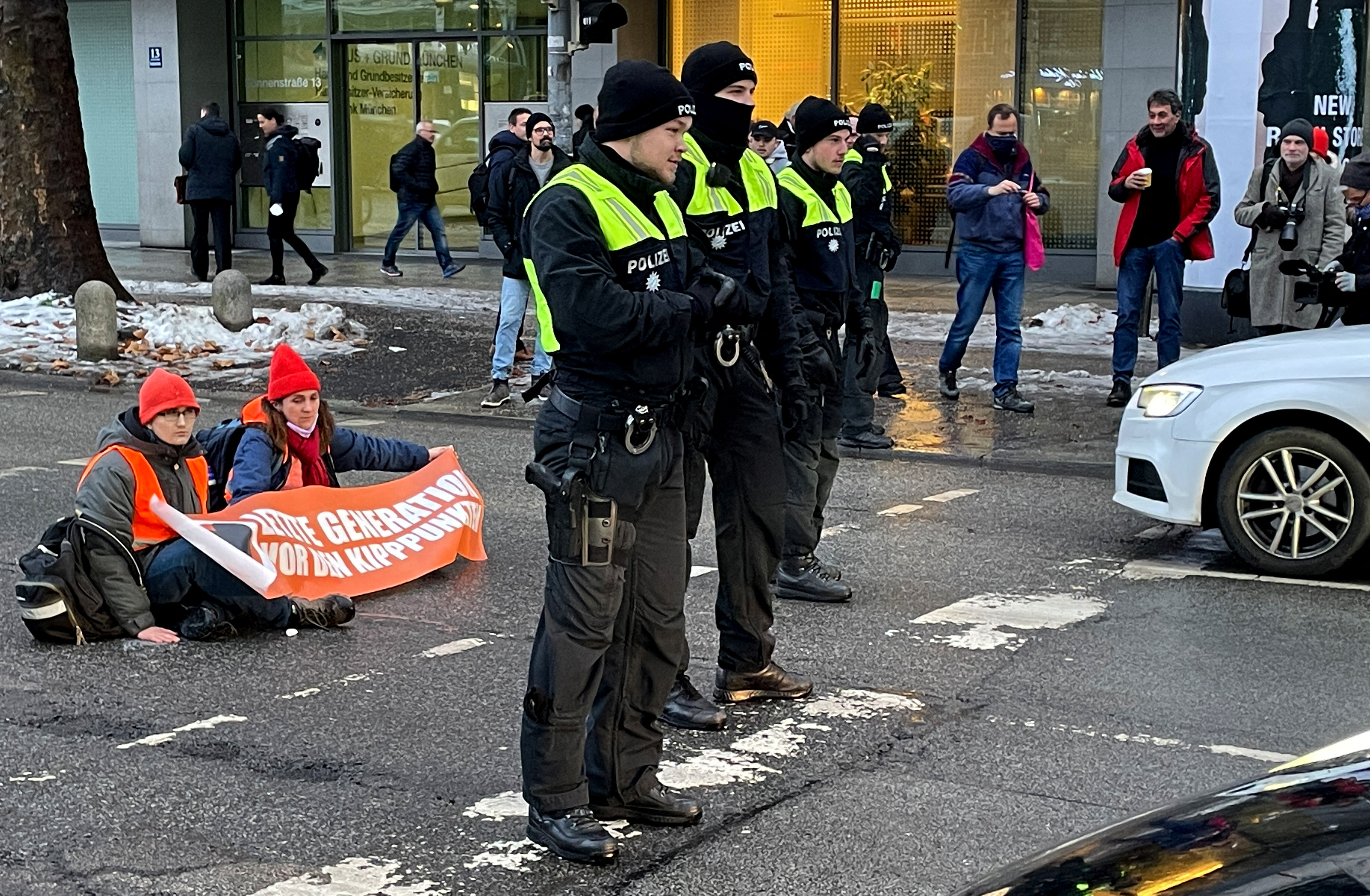 "Letzte Generation" (Last Generation) protest in Munich