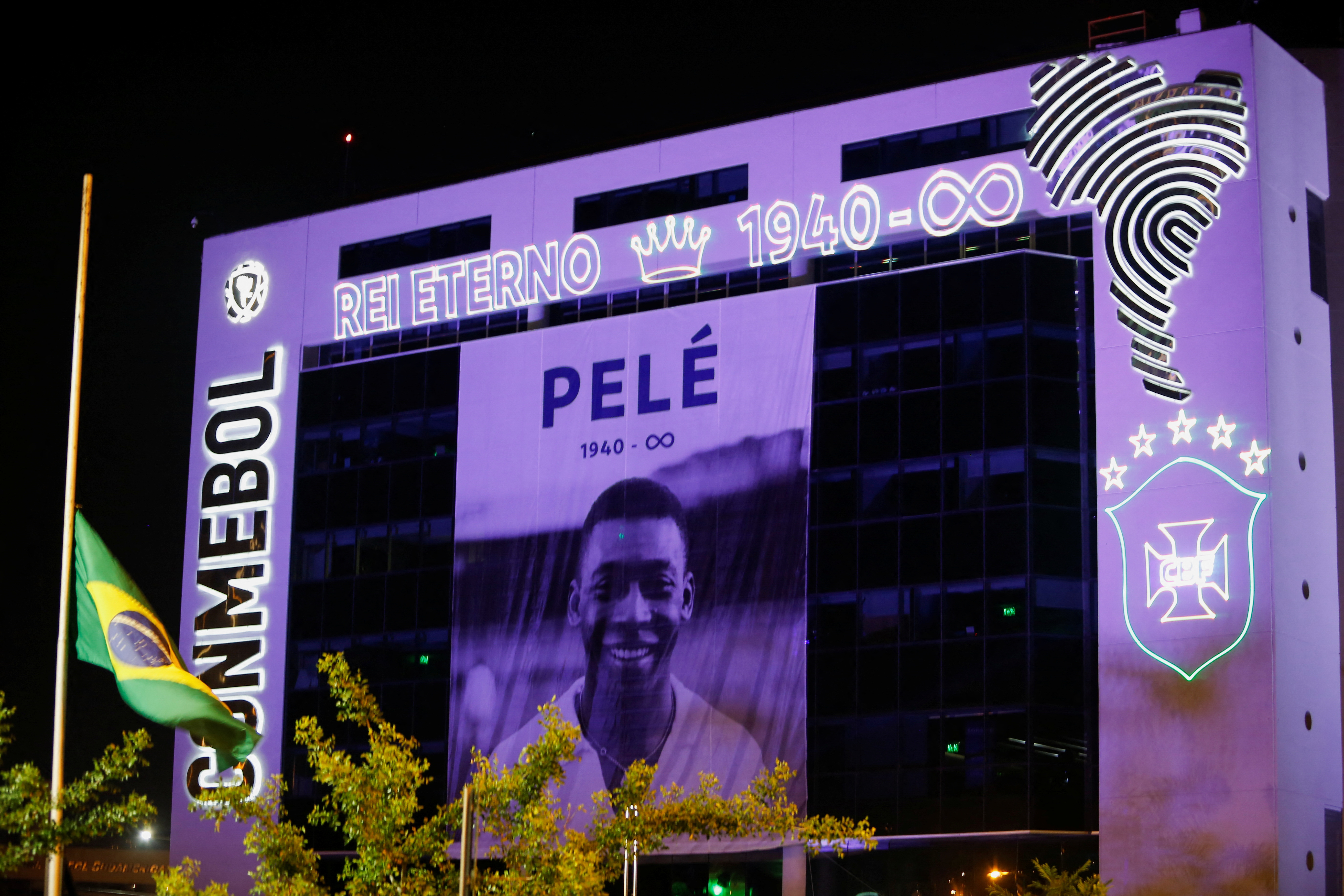 An image of Brazilian soccer legend Pele is displayed in Luque