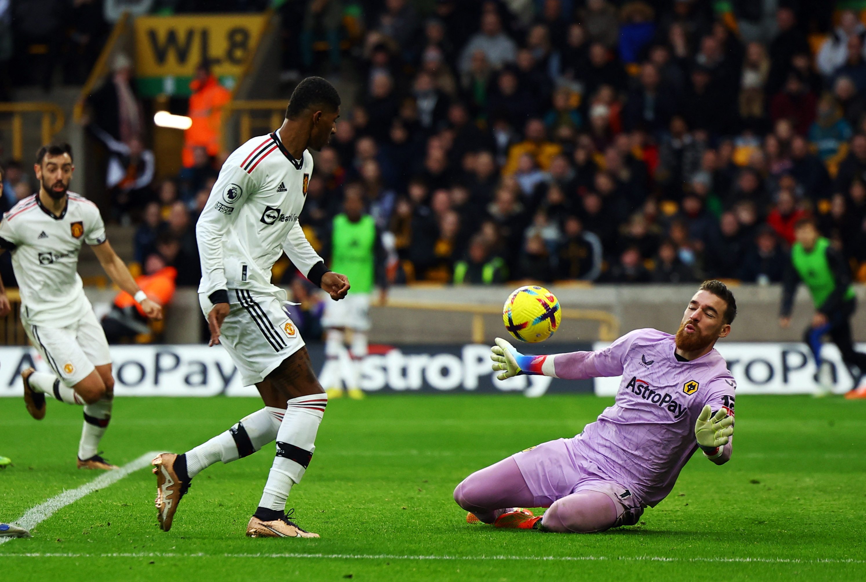 Premier League - Wolverhampton Wanderers v Manchester United