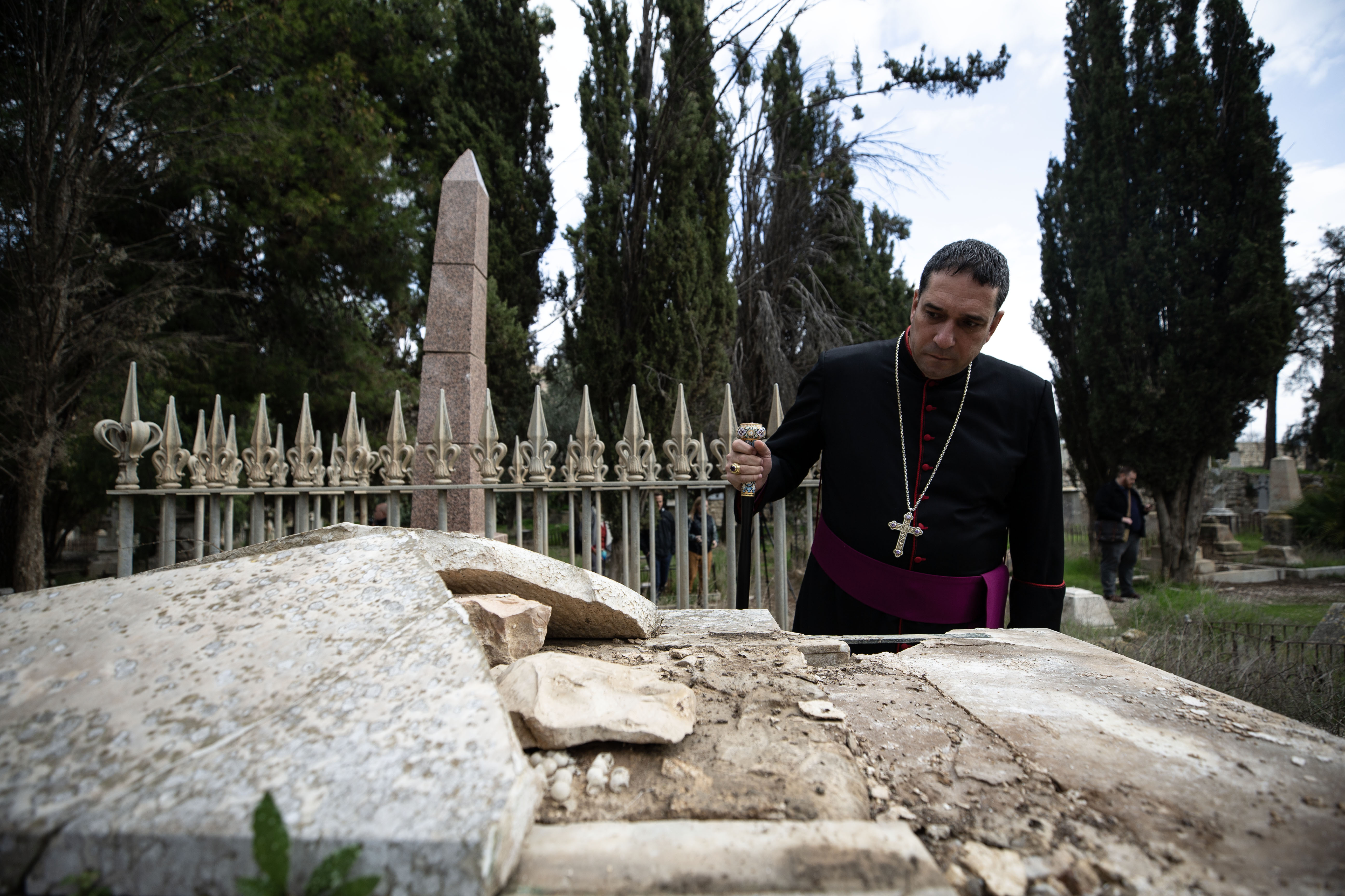 Jevrejski doseljenici vandalizirali kršćansko groblje u Istočnom Jeruzalemu