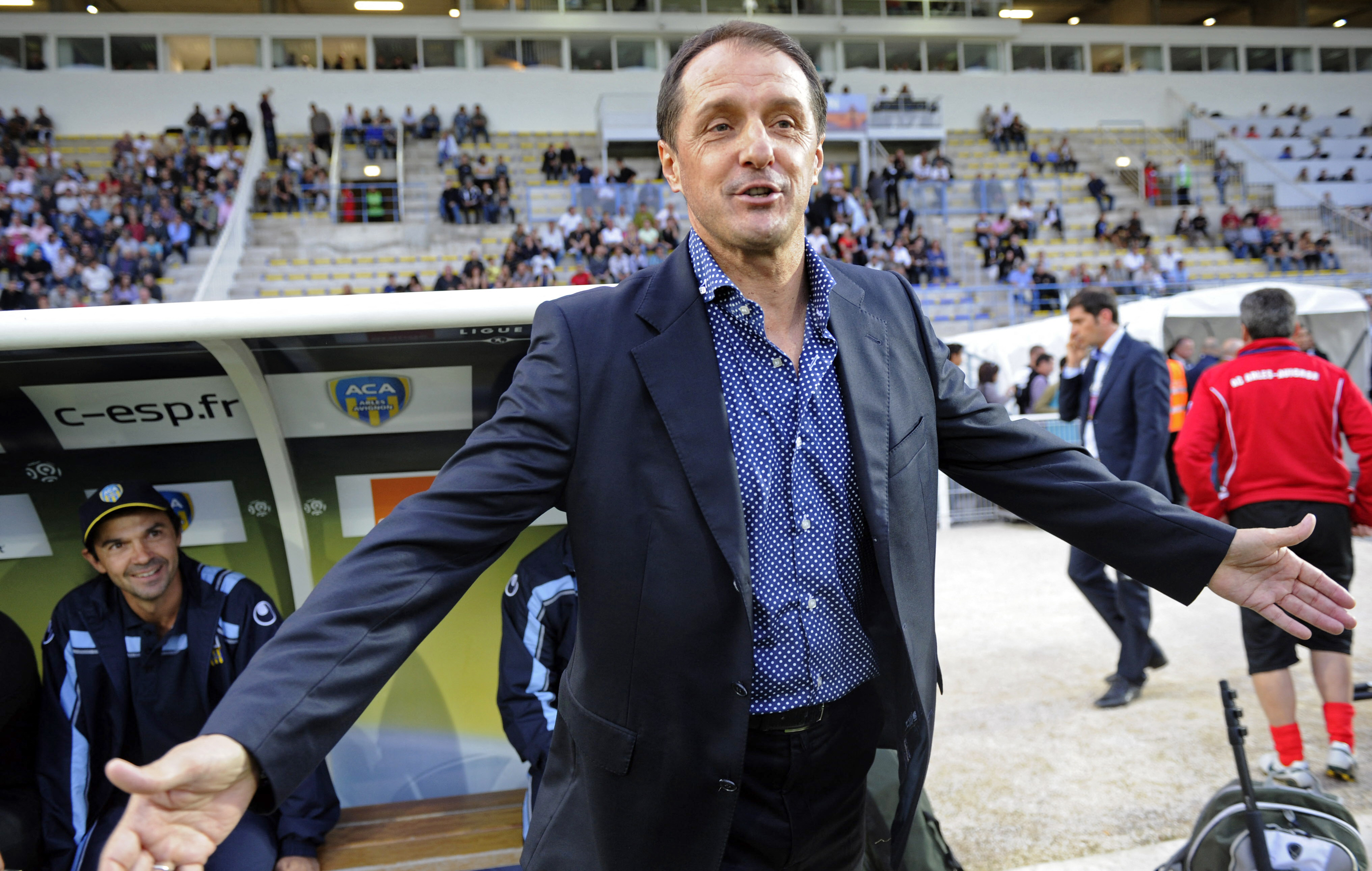 FBL-FRA-L1-ARLES-AVIGNON-AUXERRE