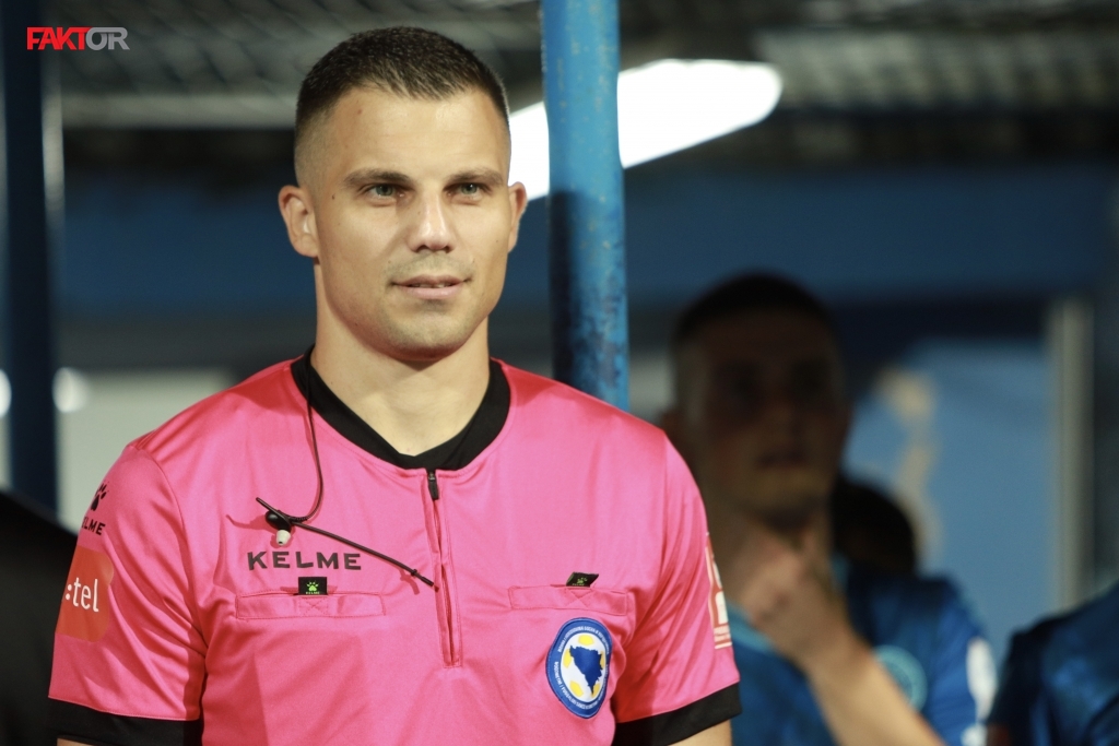 b9f8a9f6b4dcc3cba2ceecb835e19e23