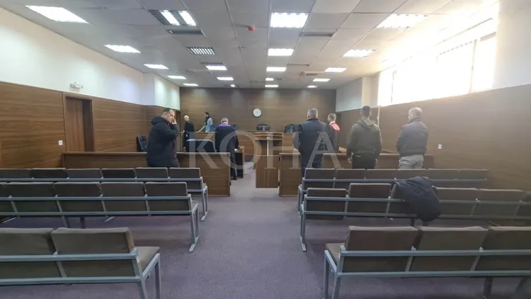 albanac pucao na kosovu sud