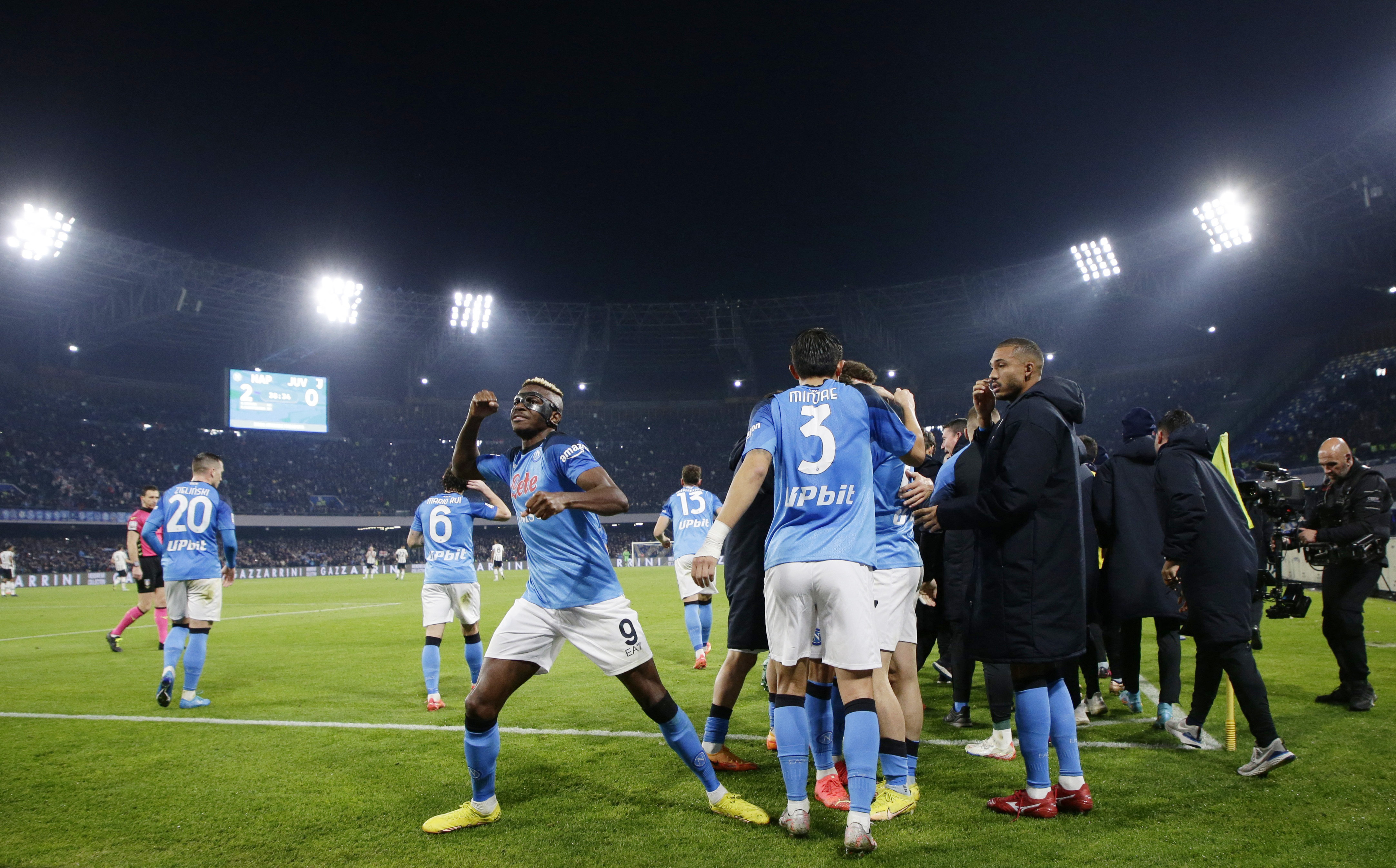 REUTERS/Ciro De Luca