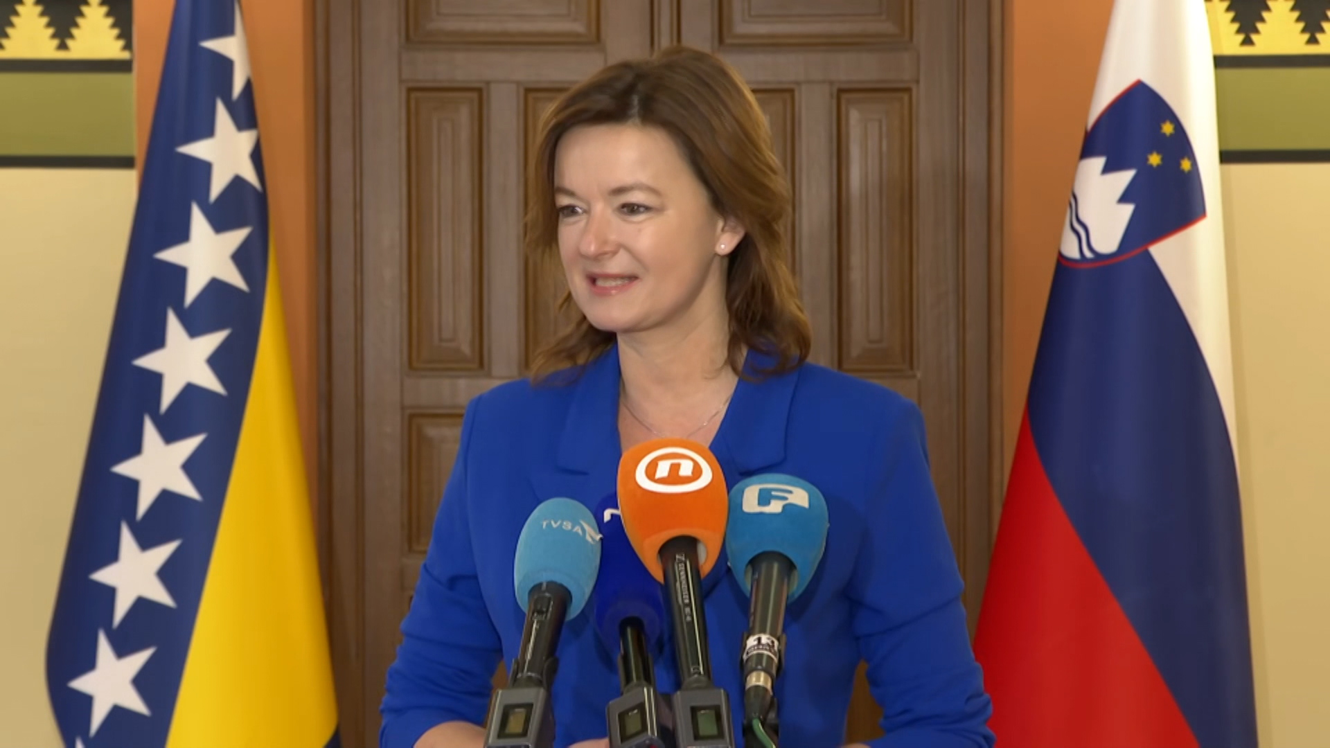 sa-fajon-140123-dag.13_28_19_19.Still002