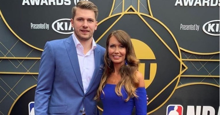 3c2c6359-5400-4855-8d4b-2d95adb2cf5b