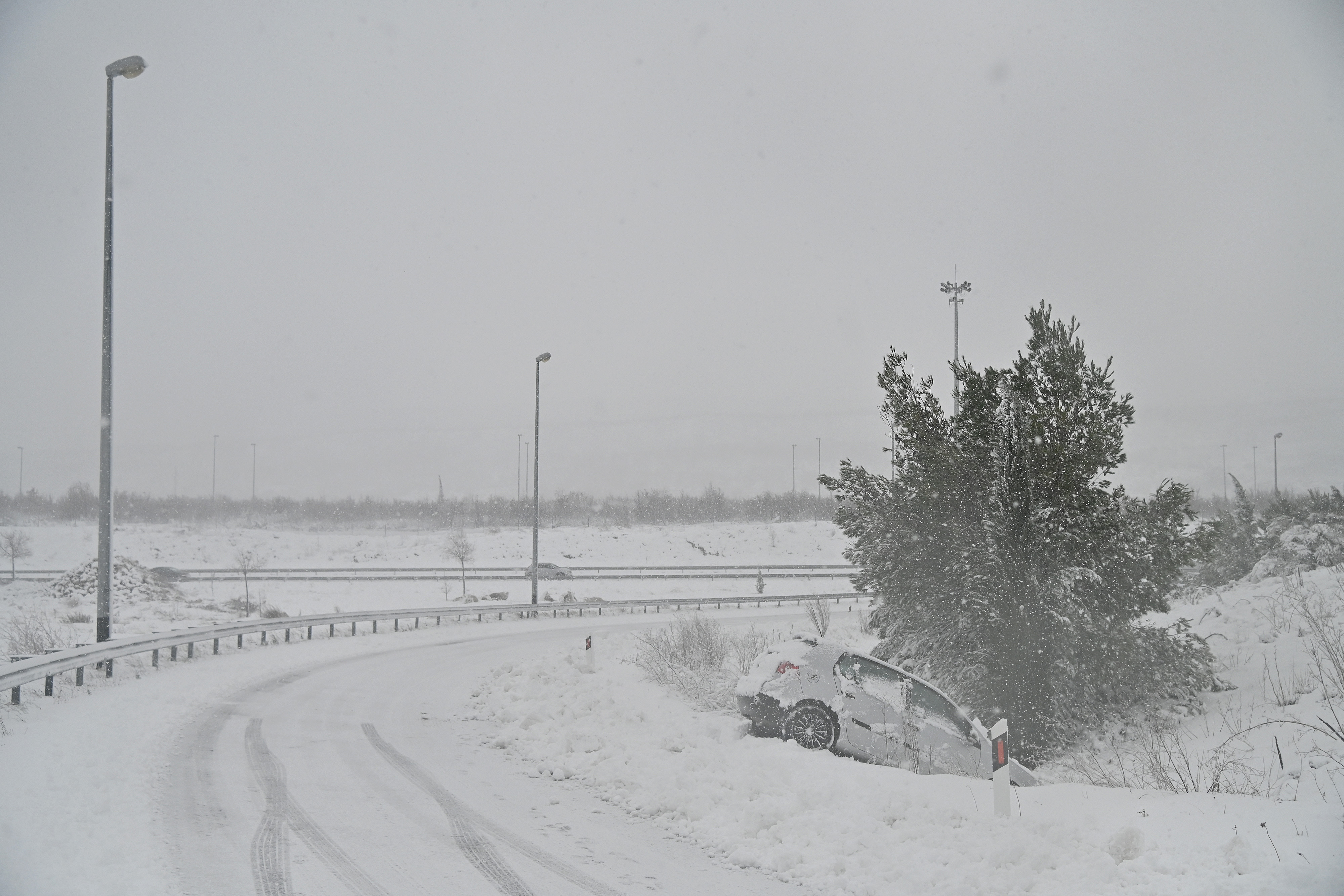 Nanosi snijega na autocesti A1 prema Dubrovniku