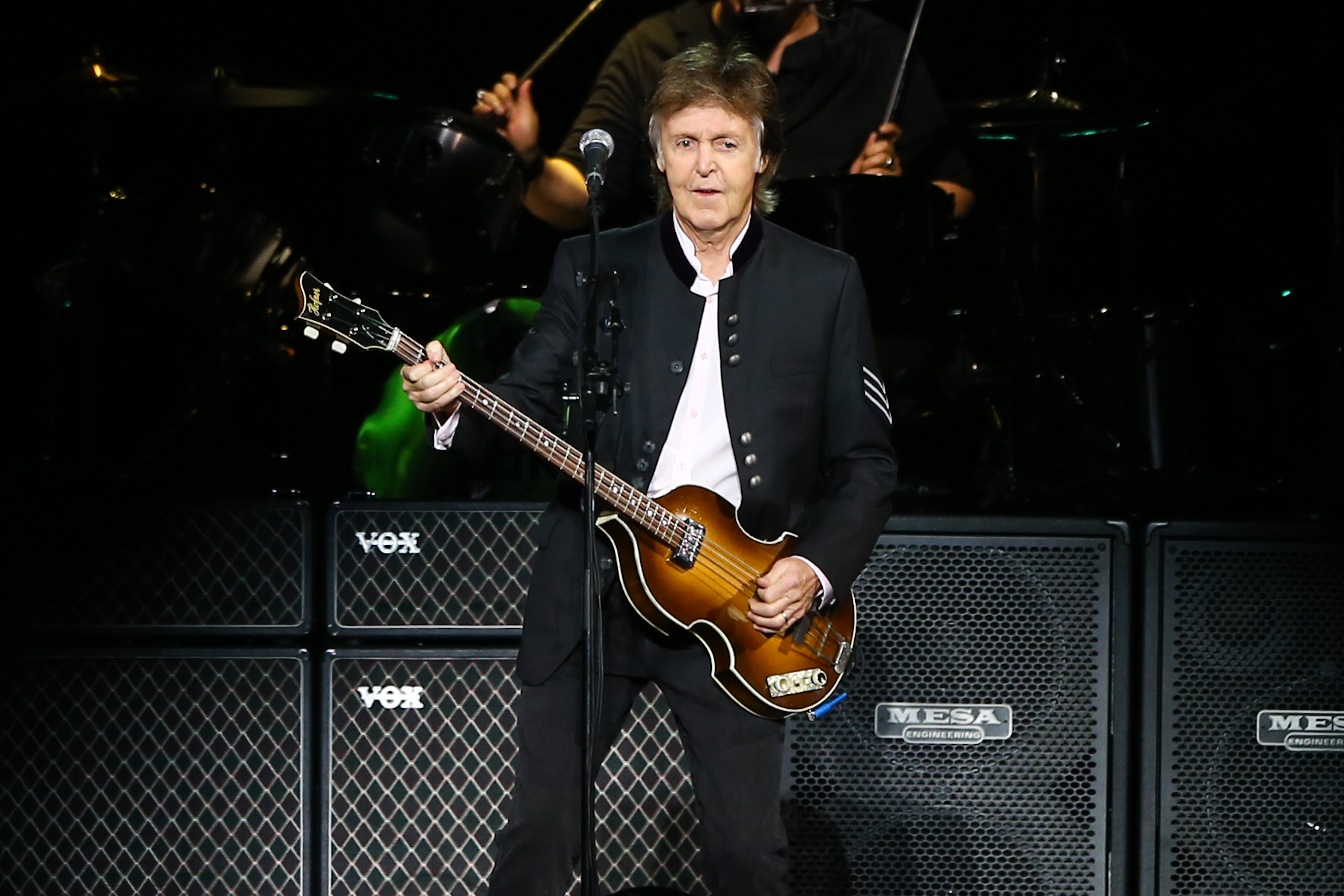 Uniondale,,Ny-sep,27:,Singer,Paul,Mccartney,Performs,Onstage,At,Nycb