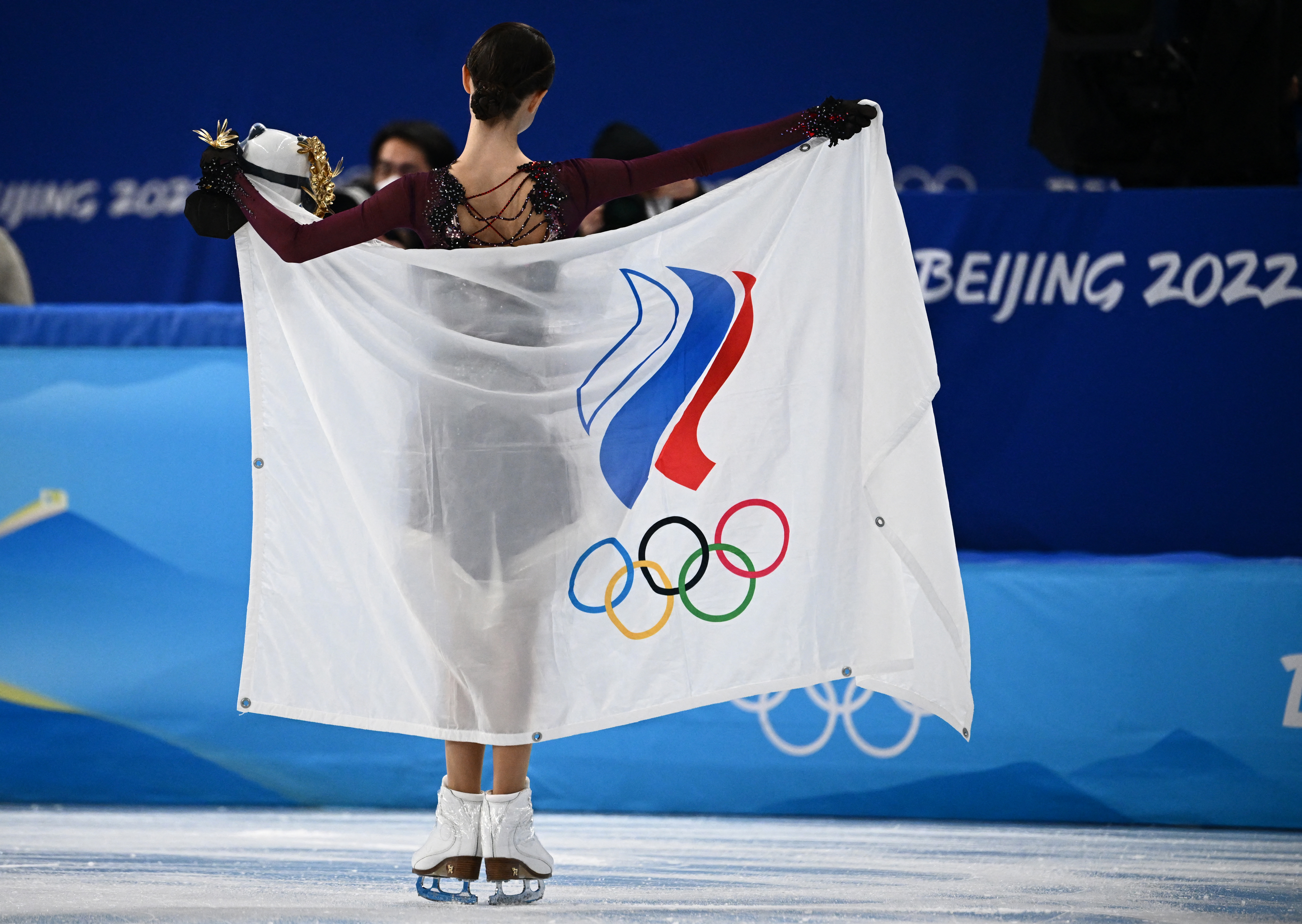 FSKATING-OLY-2022-BEIJING-PODIUM