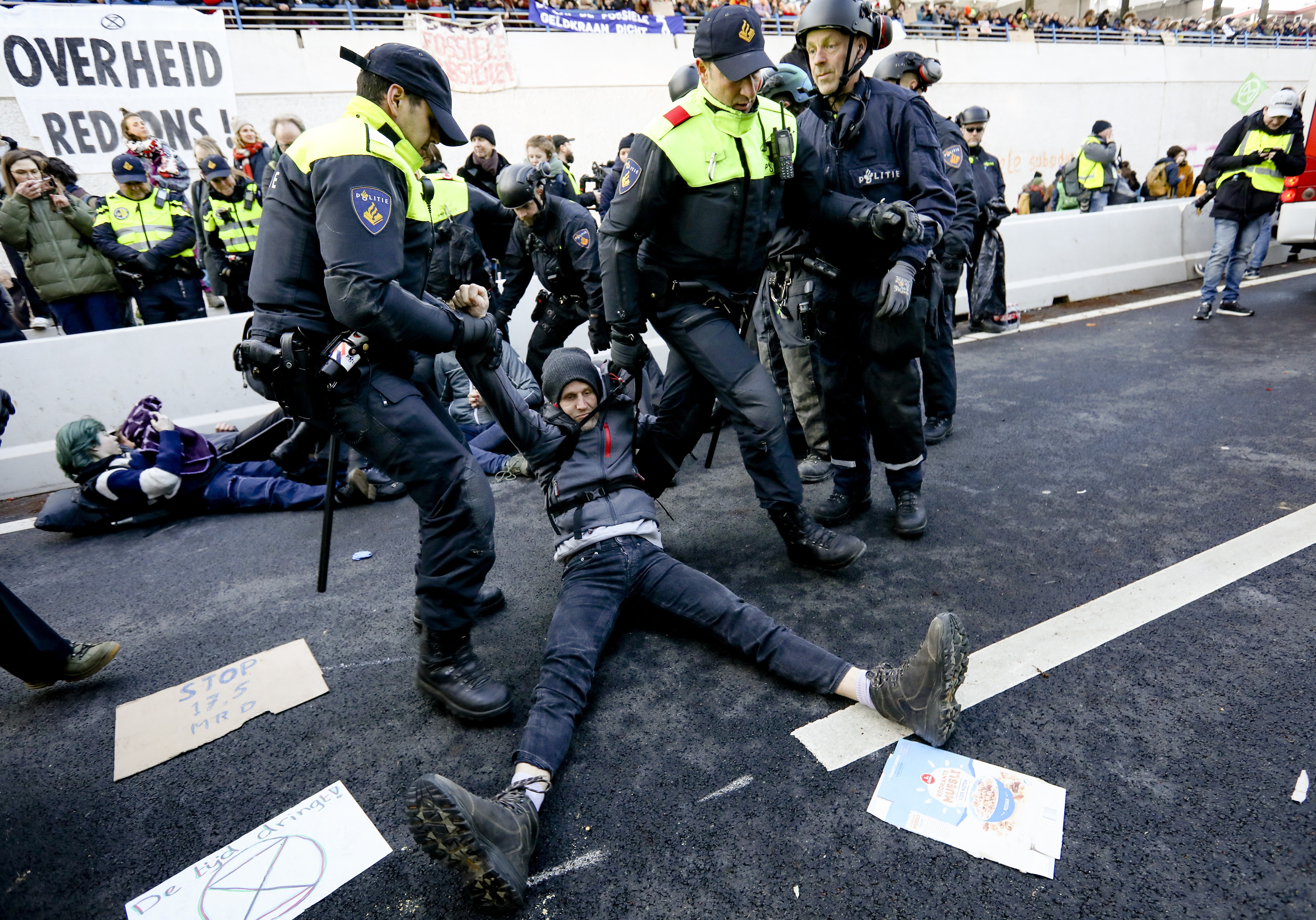 NETHERLANDS-ENVIRONMENT-CLIMATE-DEMO