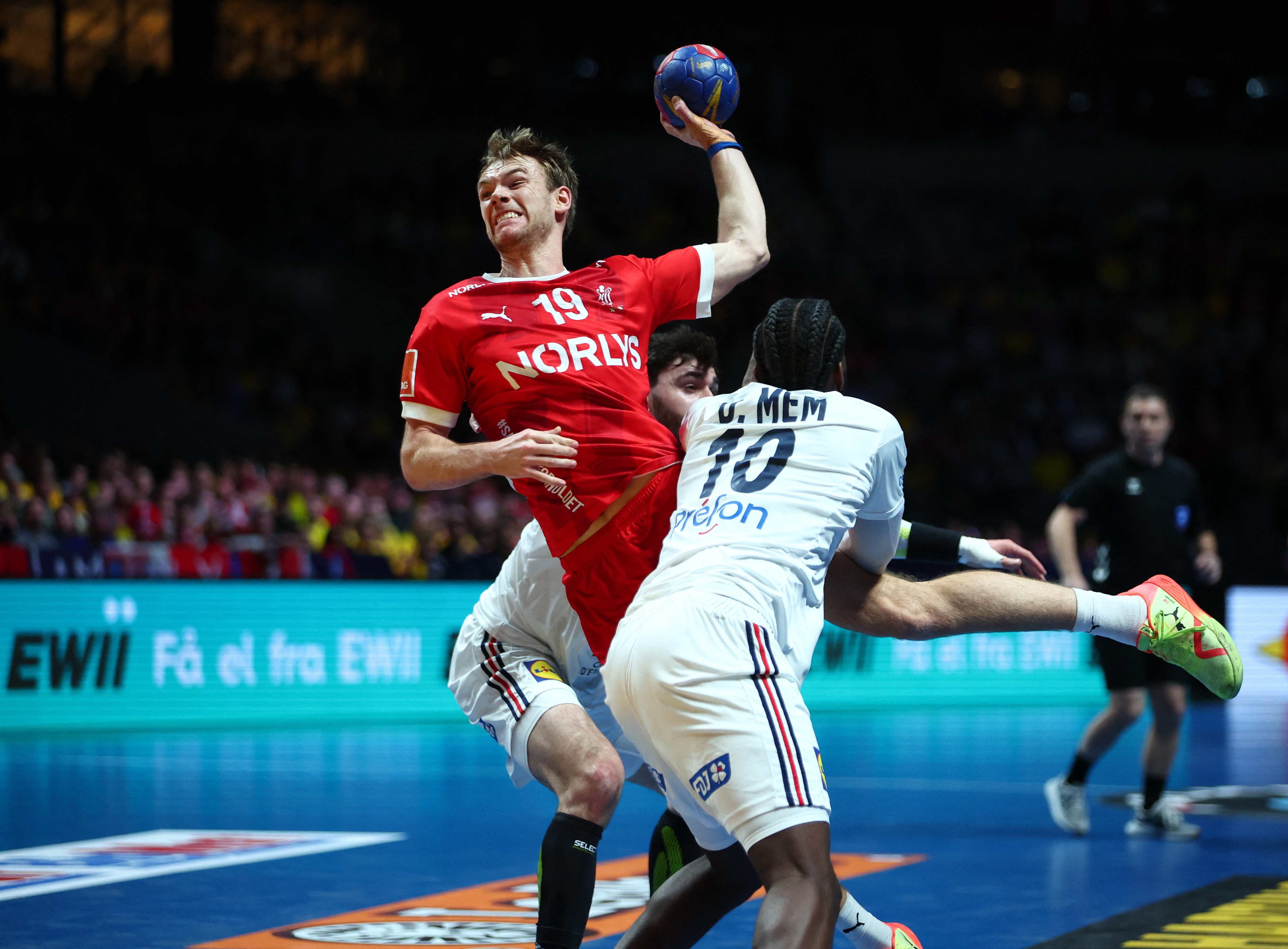 REUTERS/Kacper Pempel