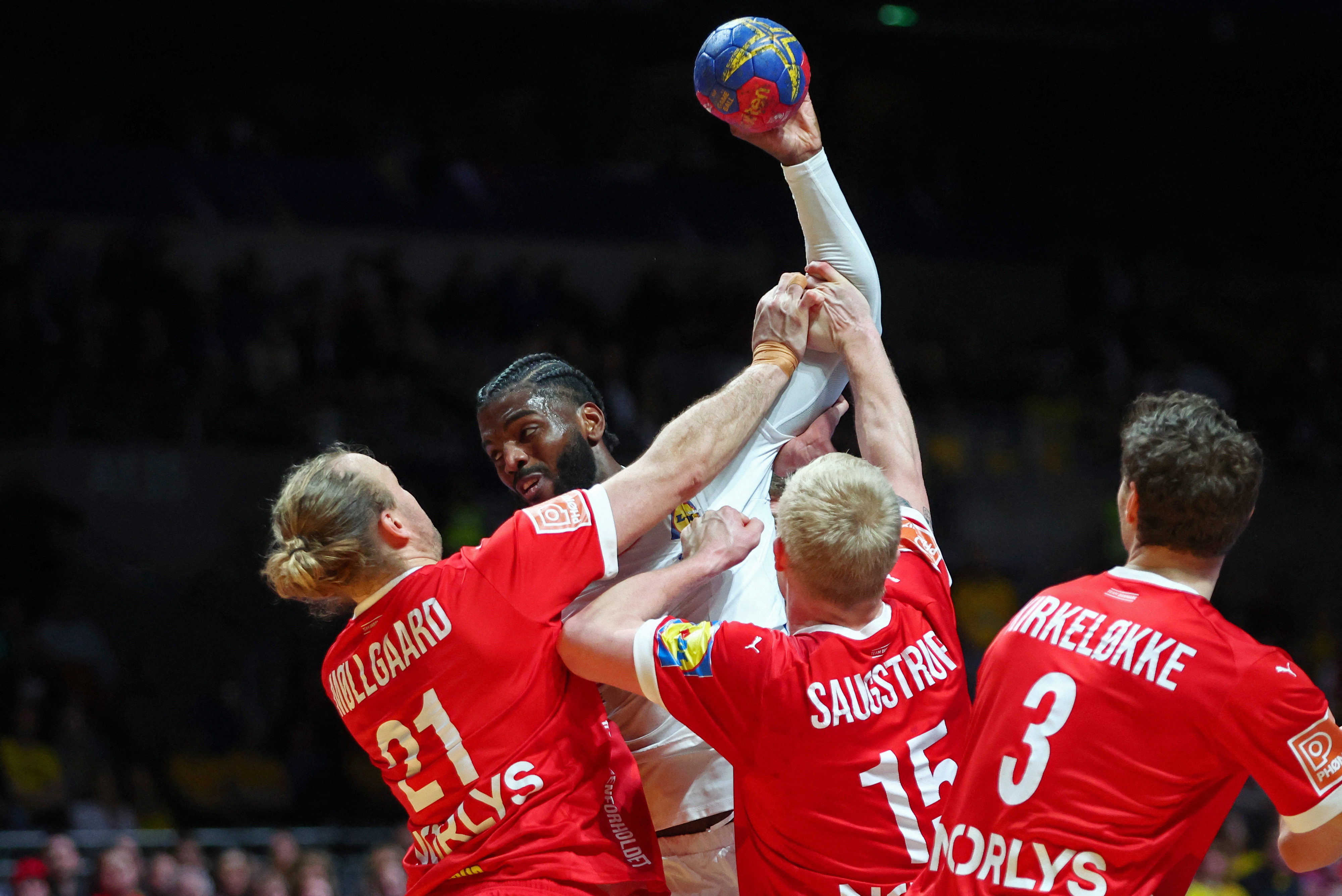 REUTERS/Kacper Pempel