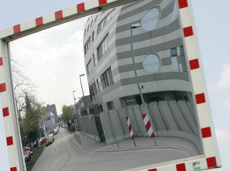 obavjestajana agnecija slovenije