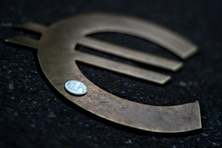 1656186857-000_9L426P-750x500