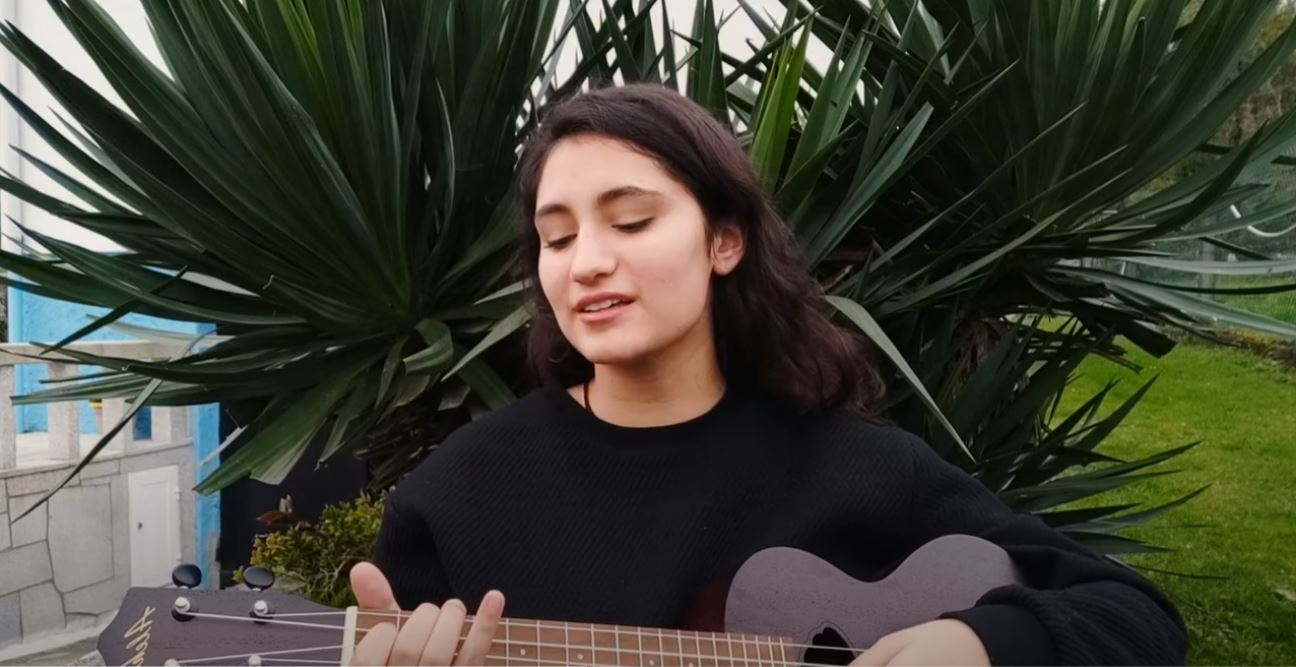 Laura Marin - Naslovna fotografija - Screenshot