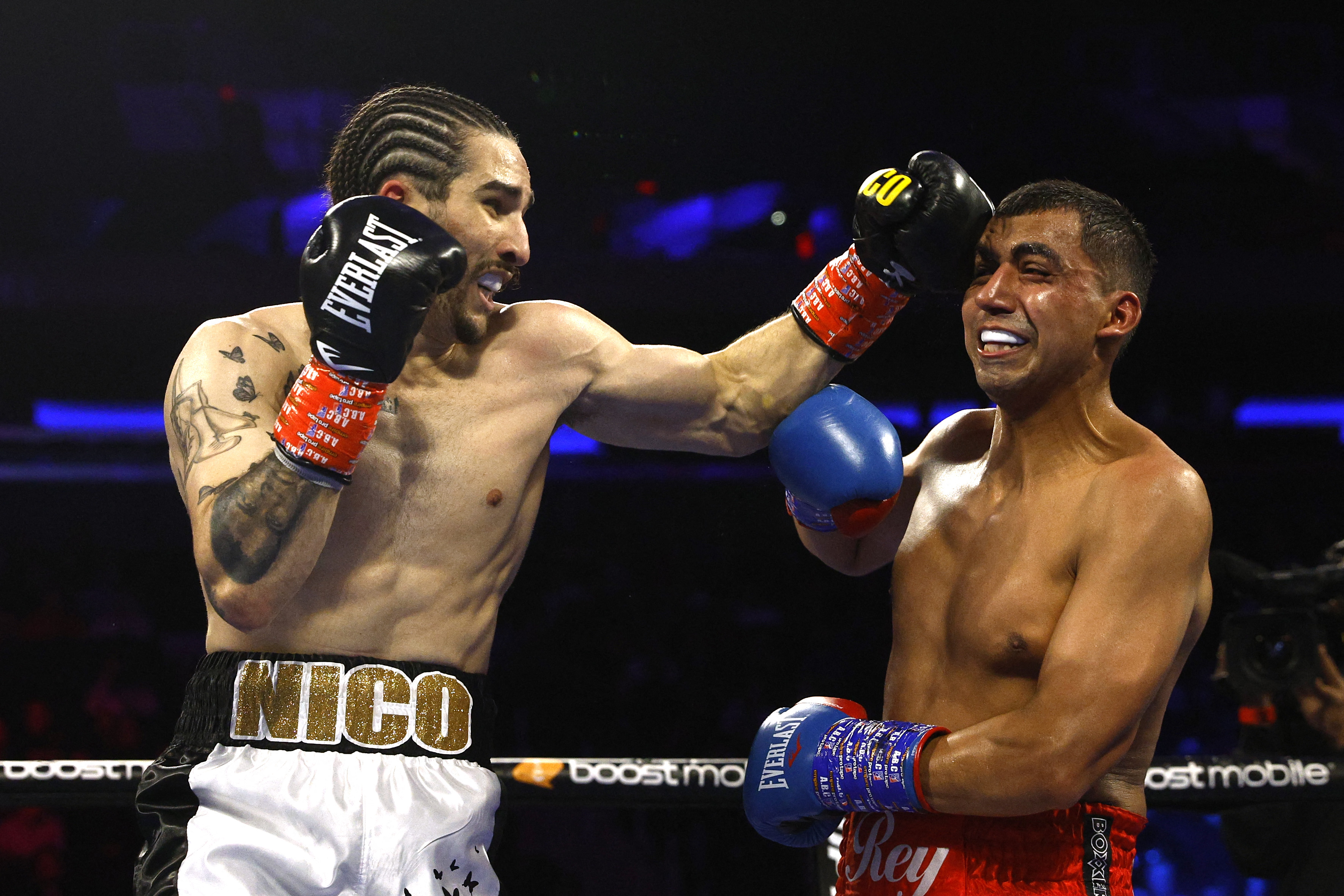 Vasiliy Lomachenko v Richard Commey
