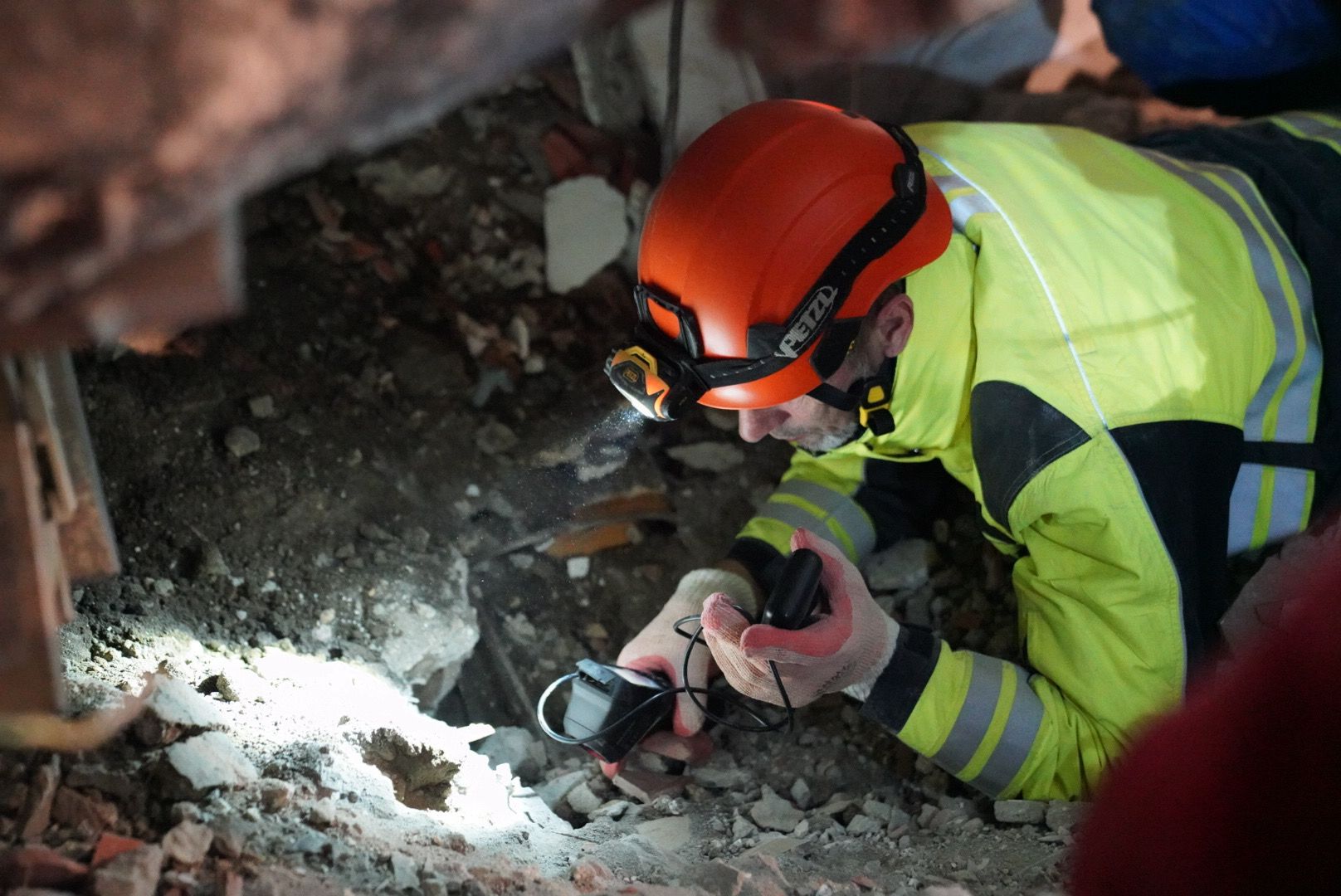 Specijalizirani tim FUCZ-a traga za 150 osoba ispod ruševina u Hatayu