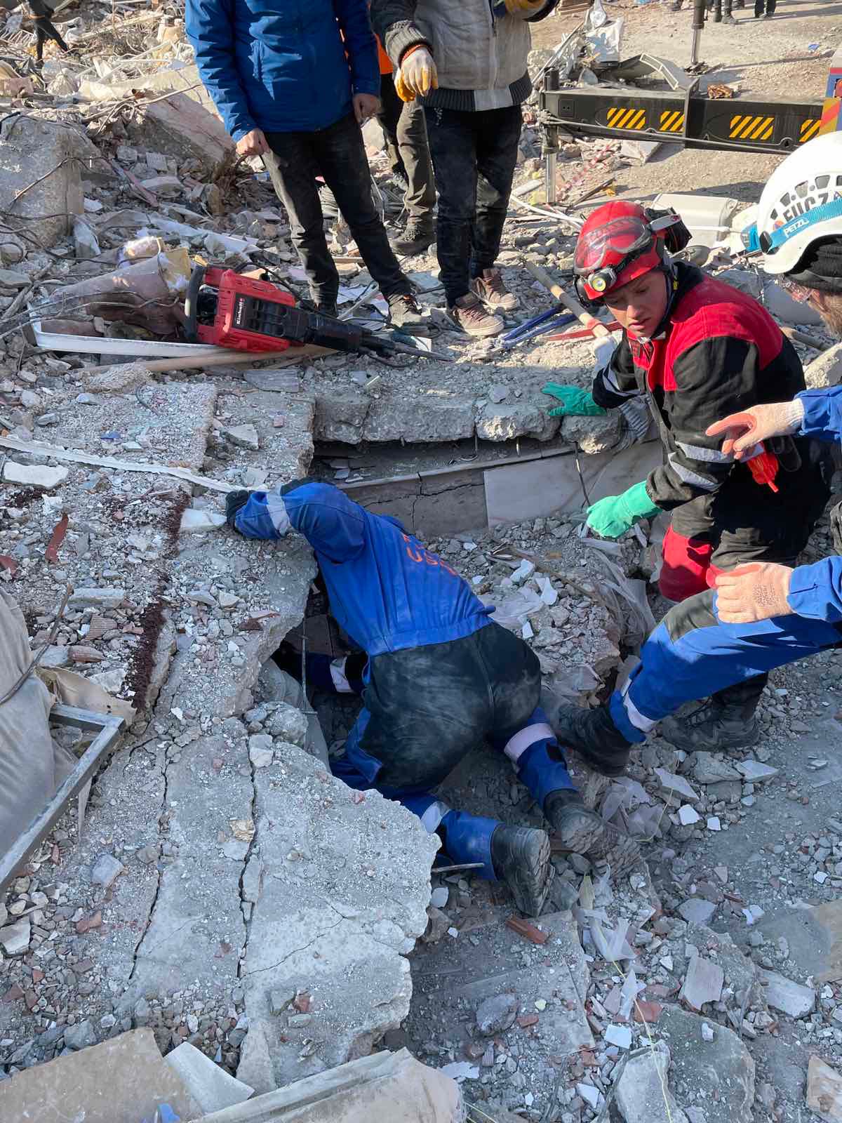 Specijalizirani tim FUCZ-a traga za 150 osoba ispod ruševina u Hatayu