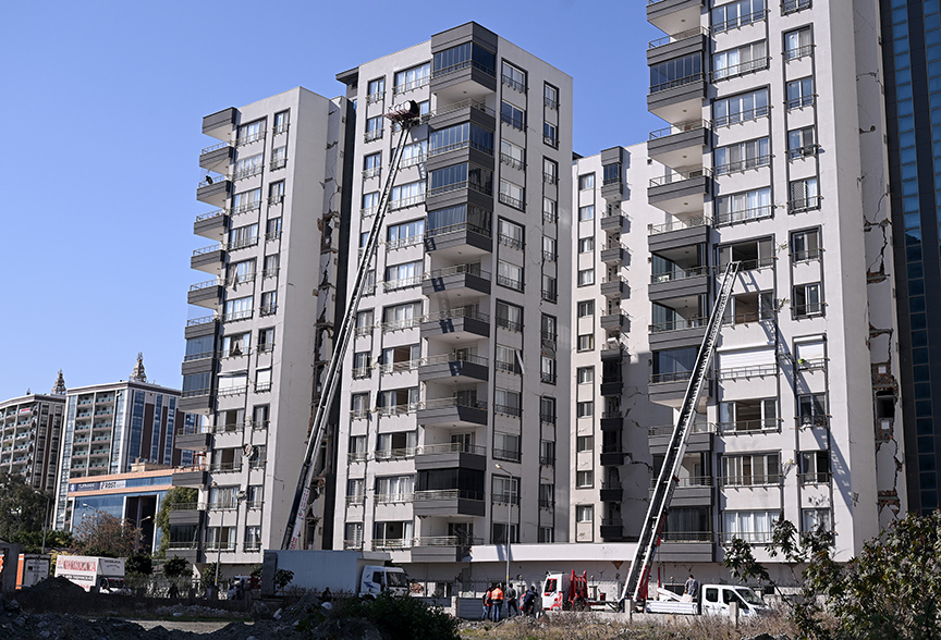 Građani Hataya skupljaju stvari i u suzama napuštaju domove oštećene u zemljotresu