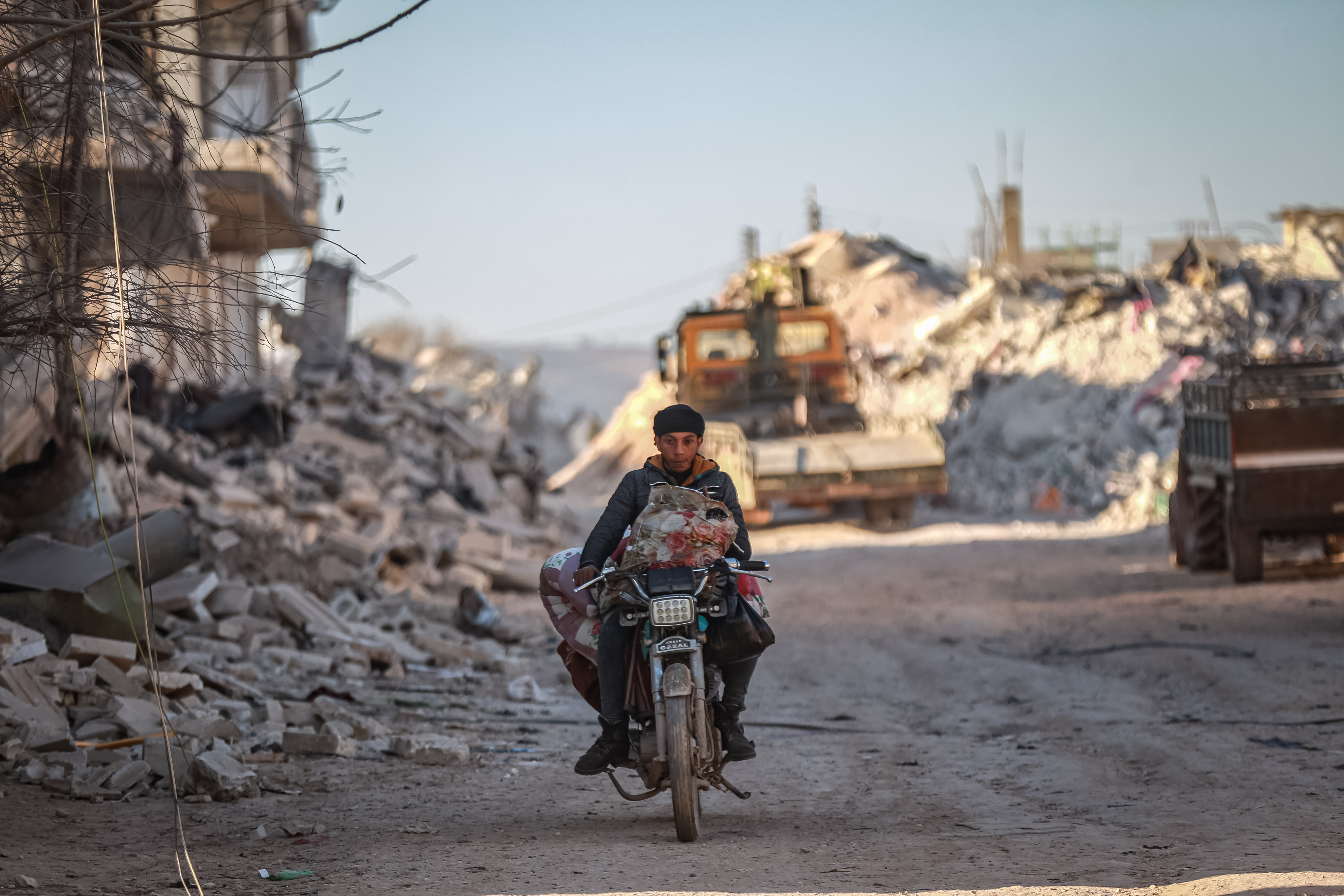 Sirijci među ruševinama pokušavaju preživjeti u teškim uslovima