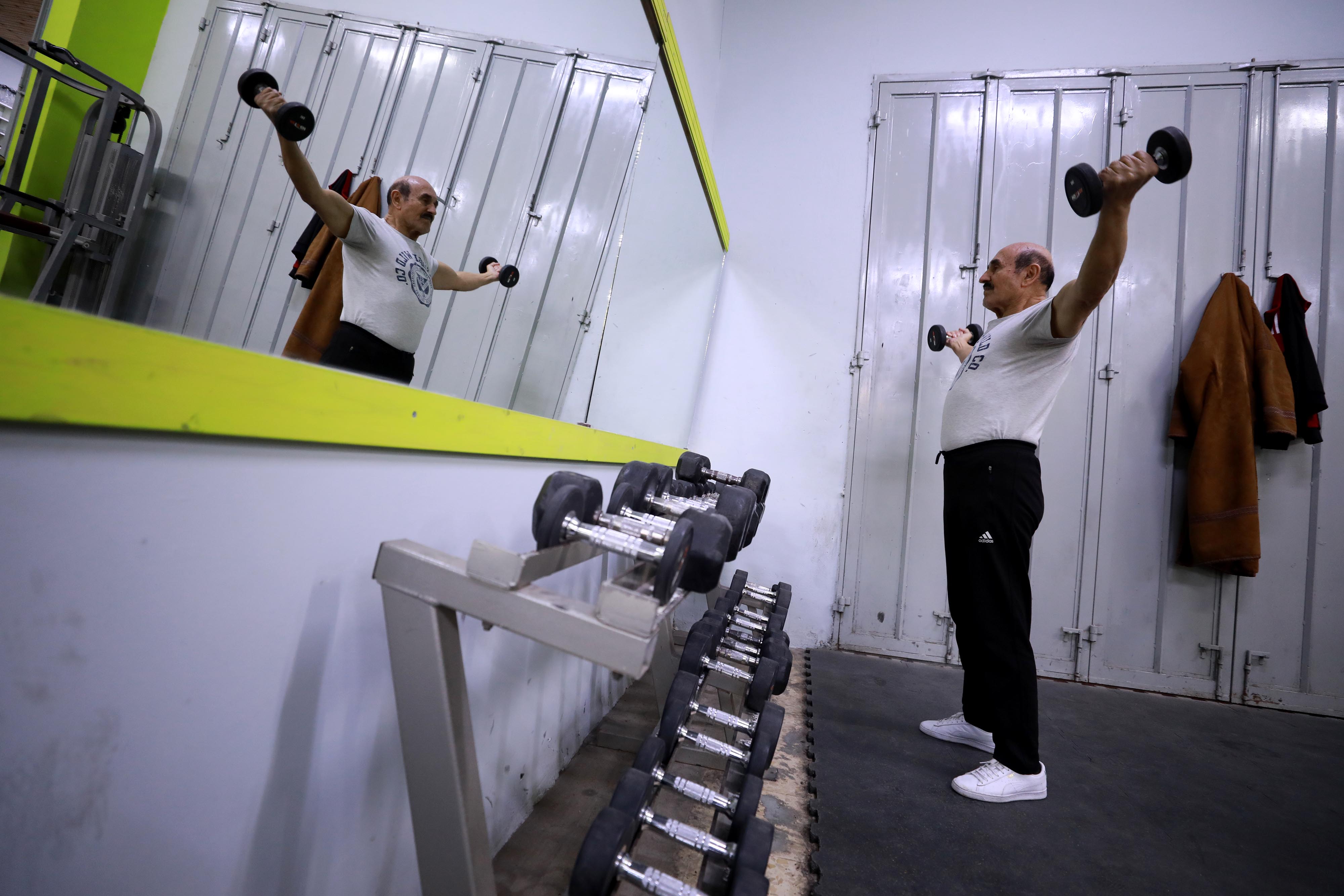 Palestinski bodybuilder Duveykat trenira u devetoj deceniji života: Duša ne stari