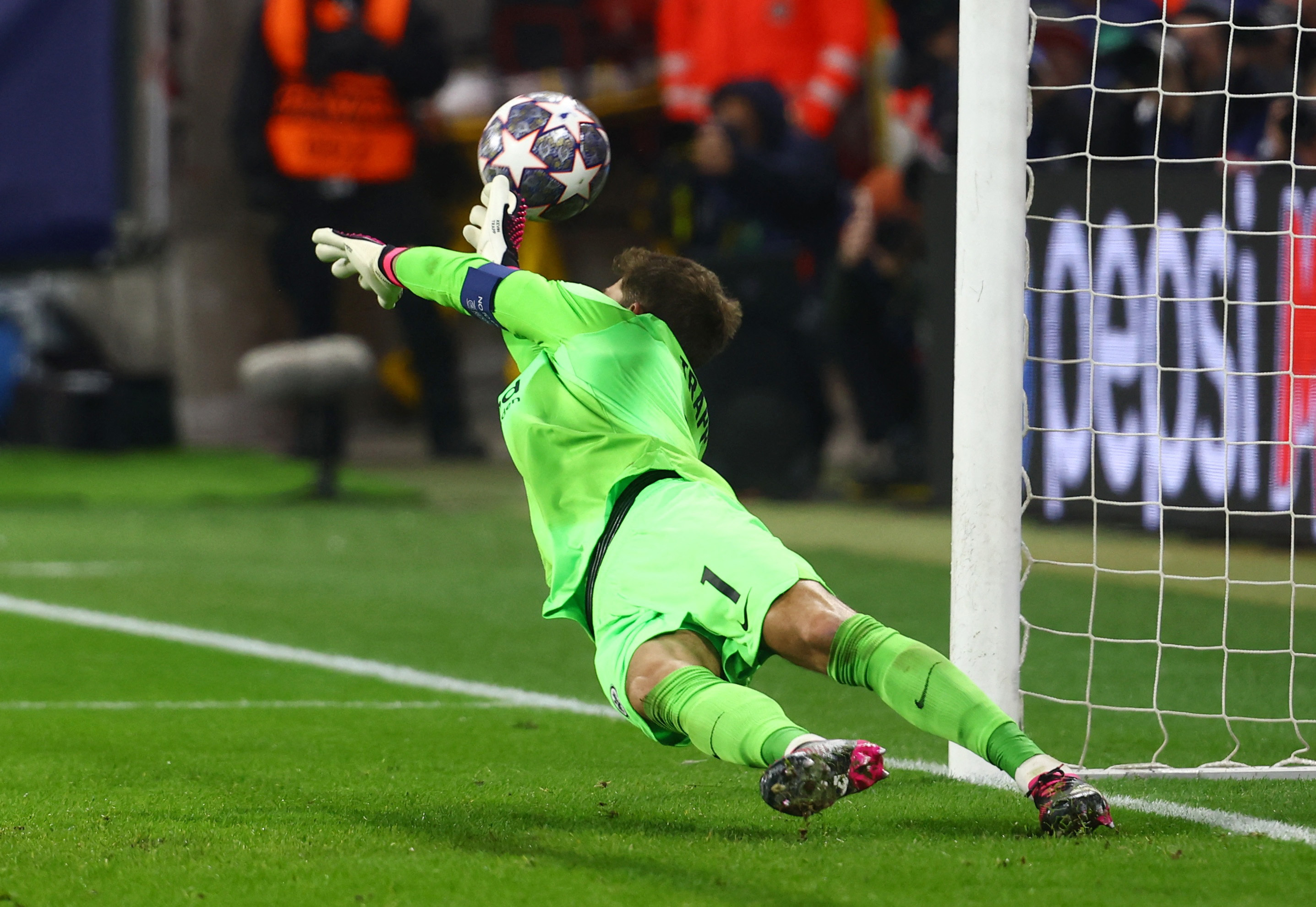Champions League - Round of 16 First Leg - Eintracht Frankfurt v Napoli