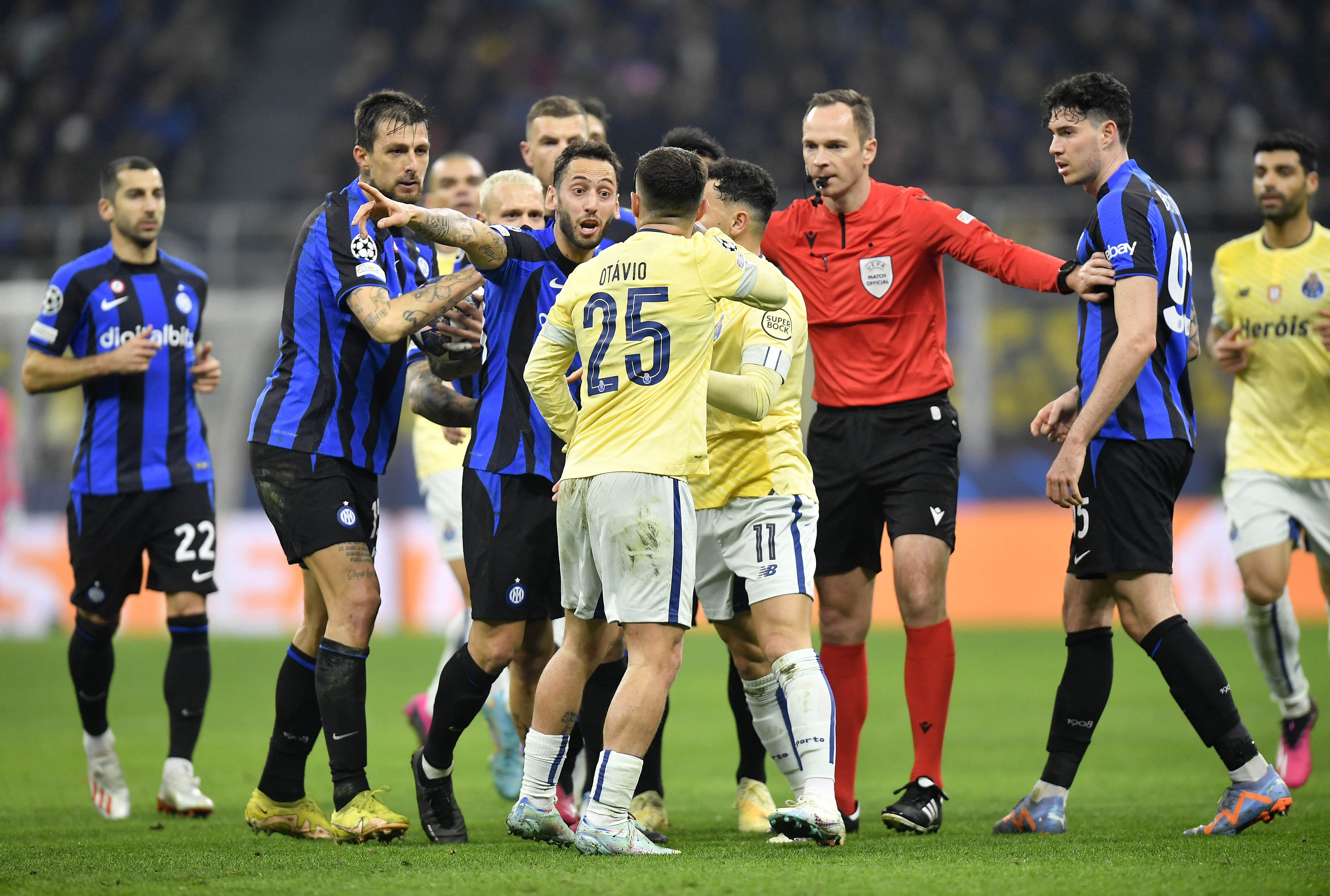 Champions League - Round of 16 First Leg - Inter Milan v FC Porto