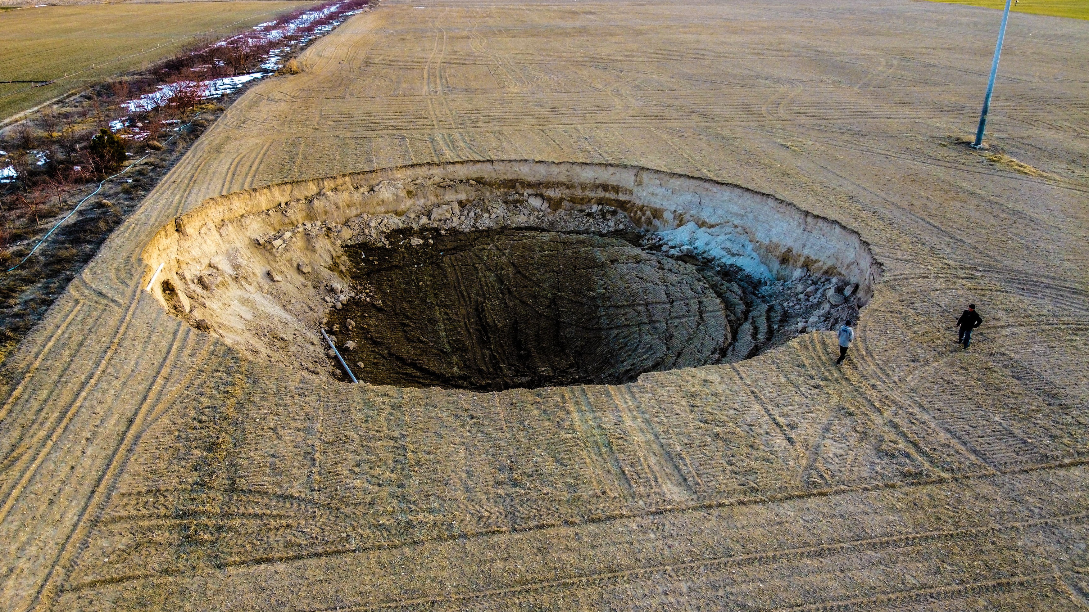 Large sinkhole opens up in Turkiye's Konya