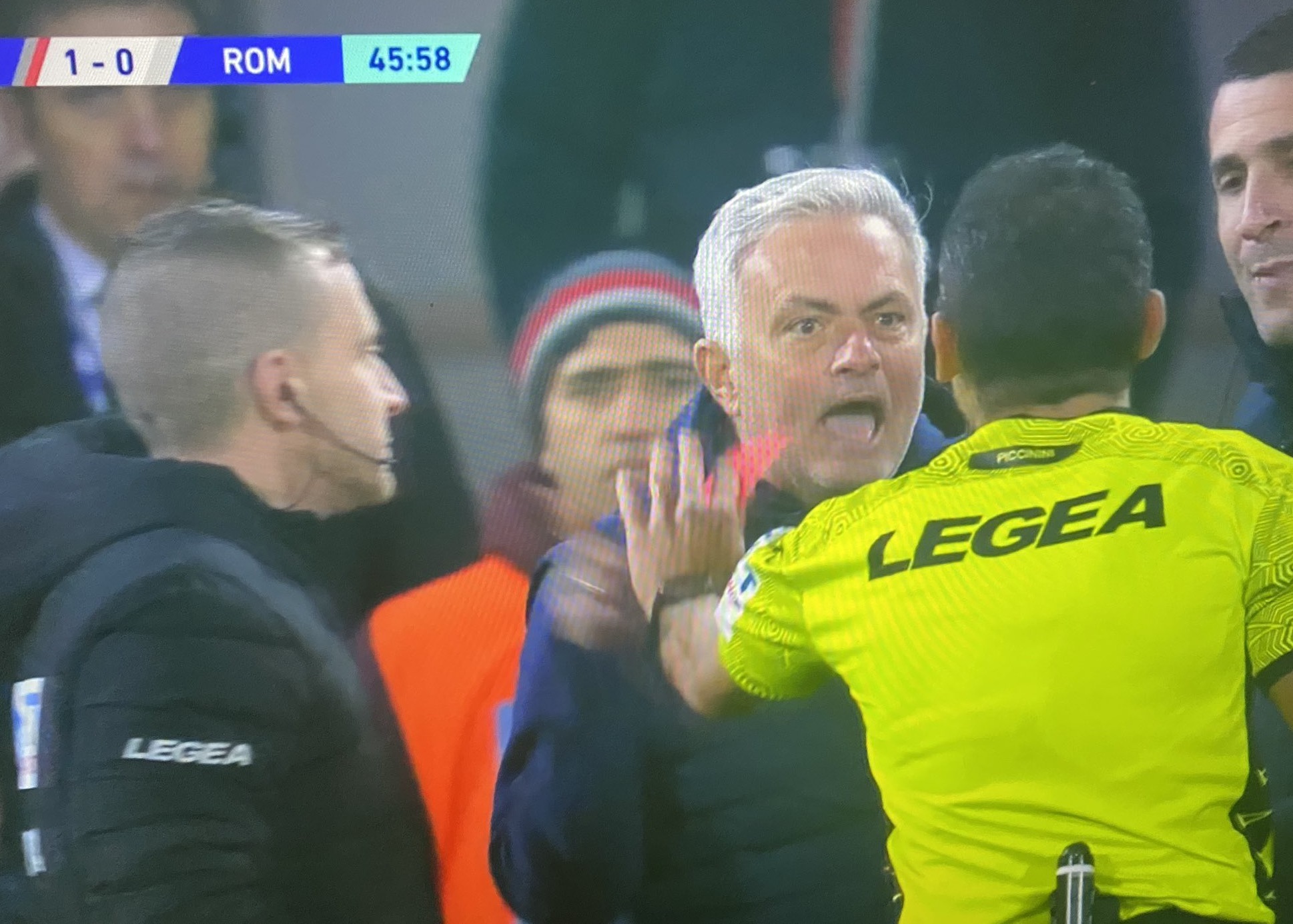 jose mourinho crveni kartoj