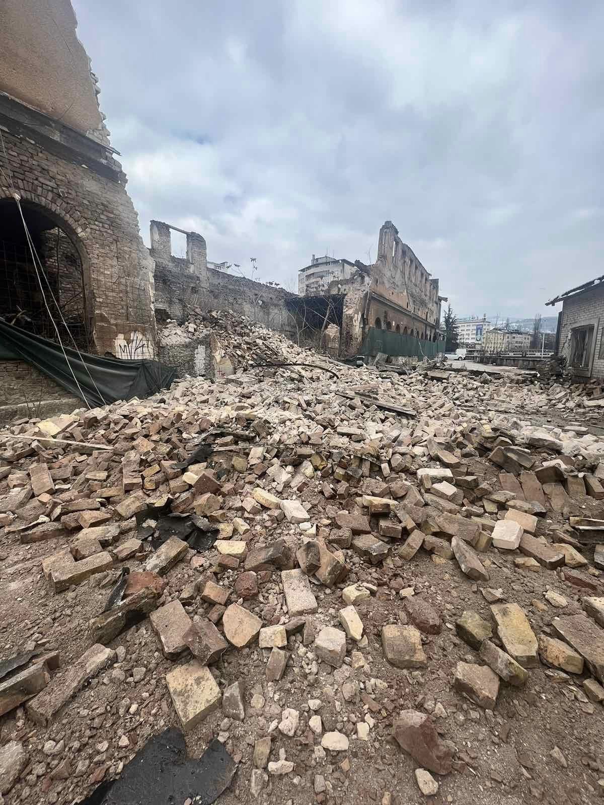 srušena zgrada marin dvor