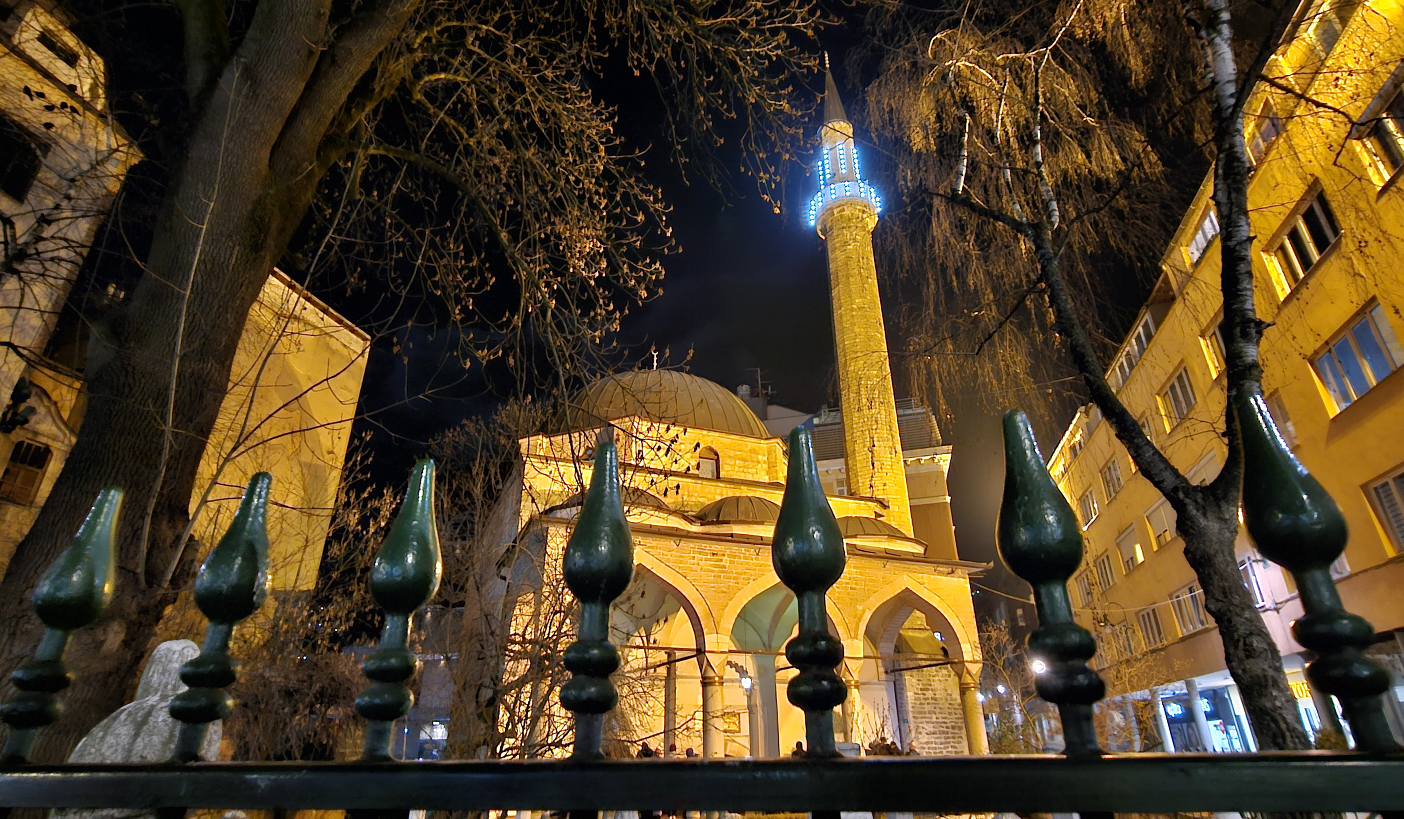 ferhadija džamija noć