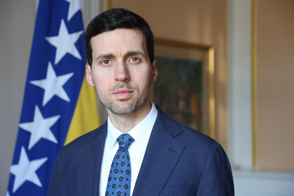 Savjetnik Mirza Krso fotografija