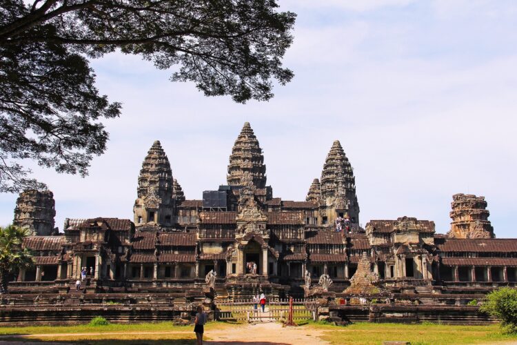 1679997728-angkor-wat-temple-g5137f1712_1920-750x500