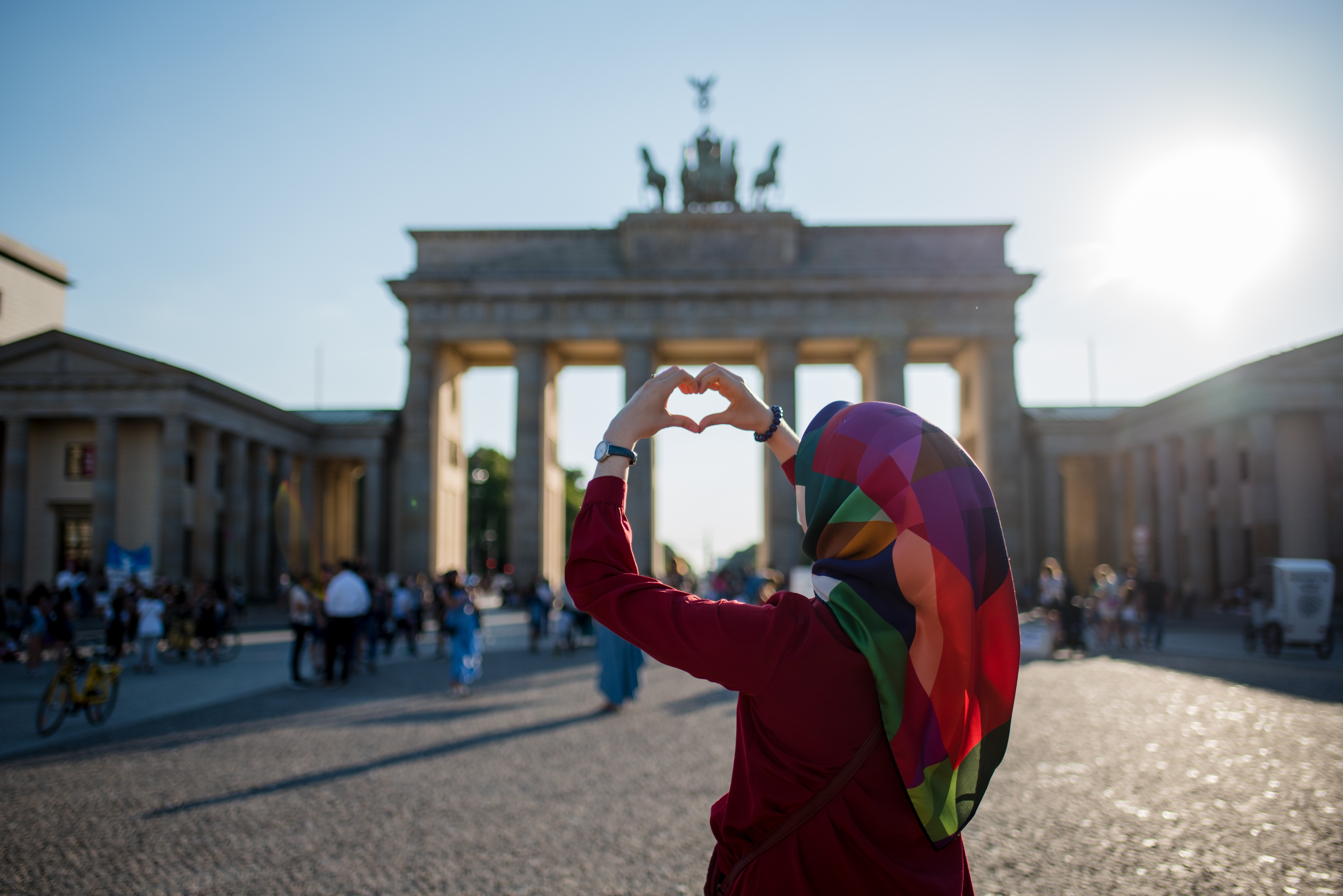 Muslim,Woman,In,Colorful,Hijab,In,Front,Of,The,Brandenburg