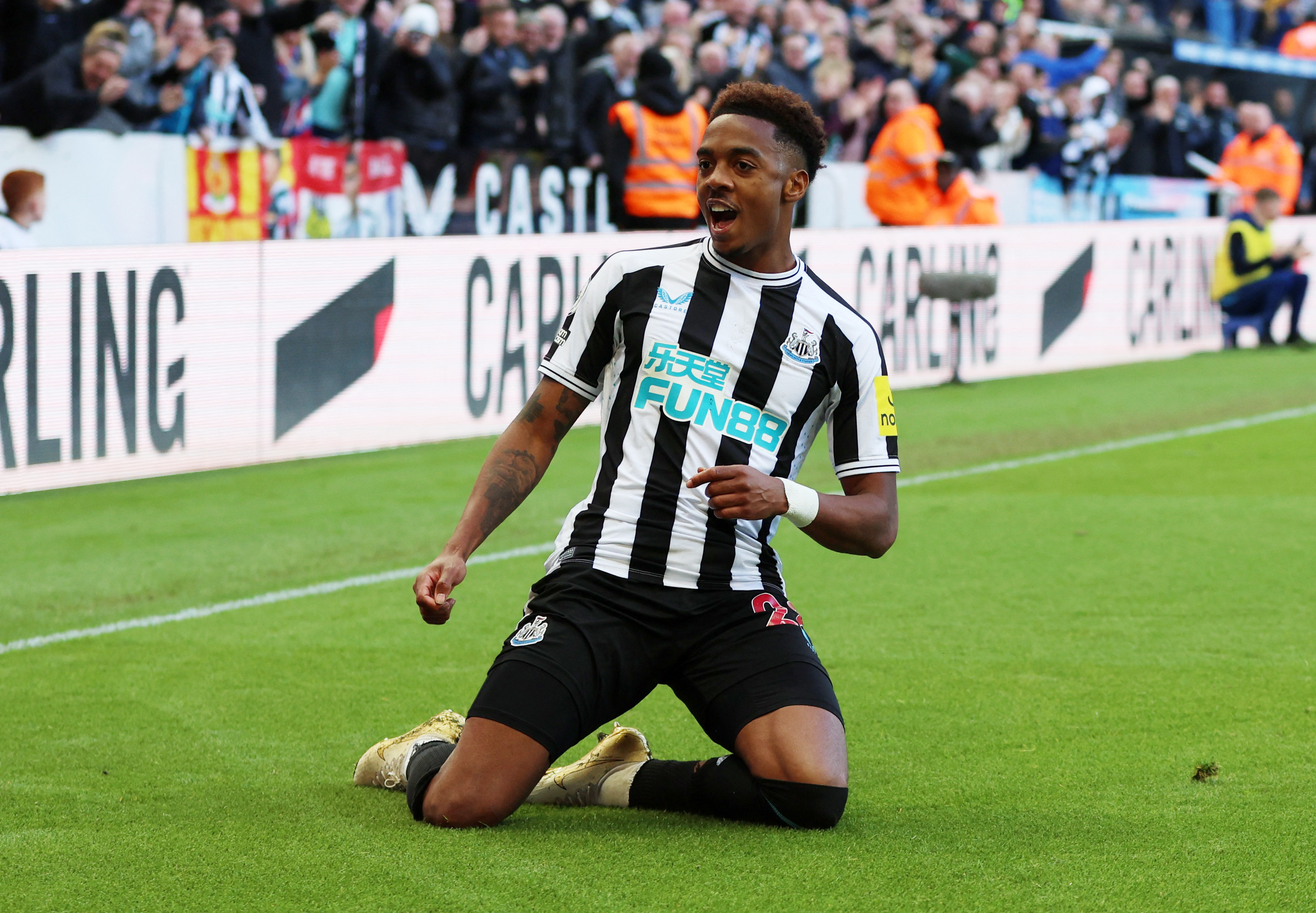 Premier League - Newcastle United v Manchester United