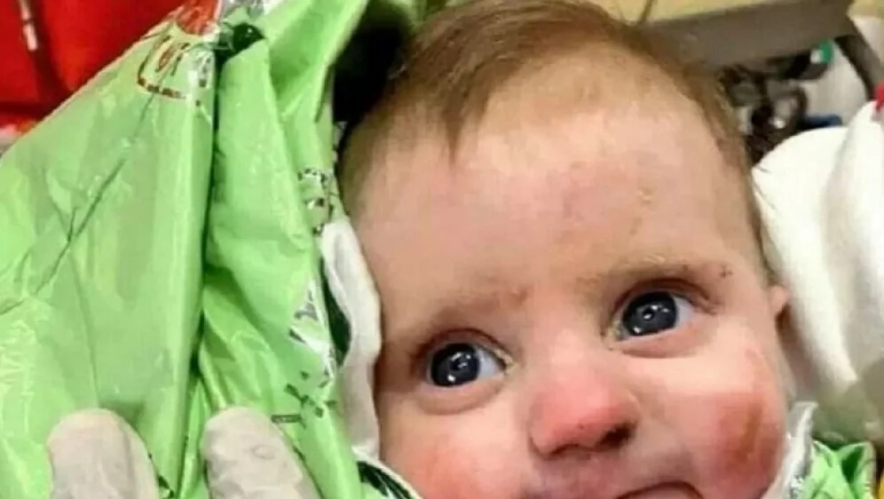 62515805-spasena-beba